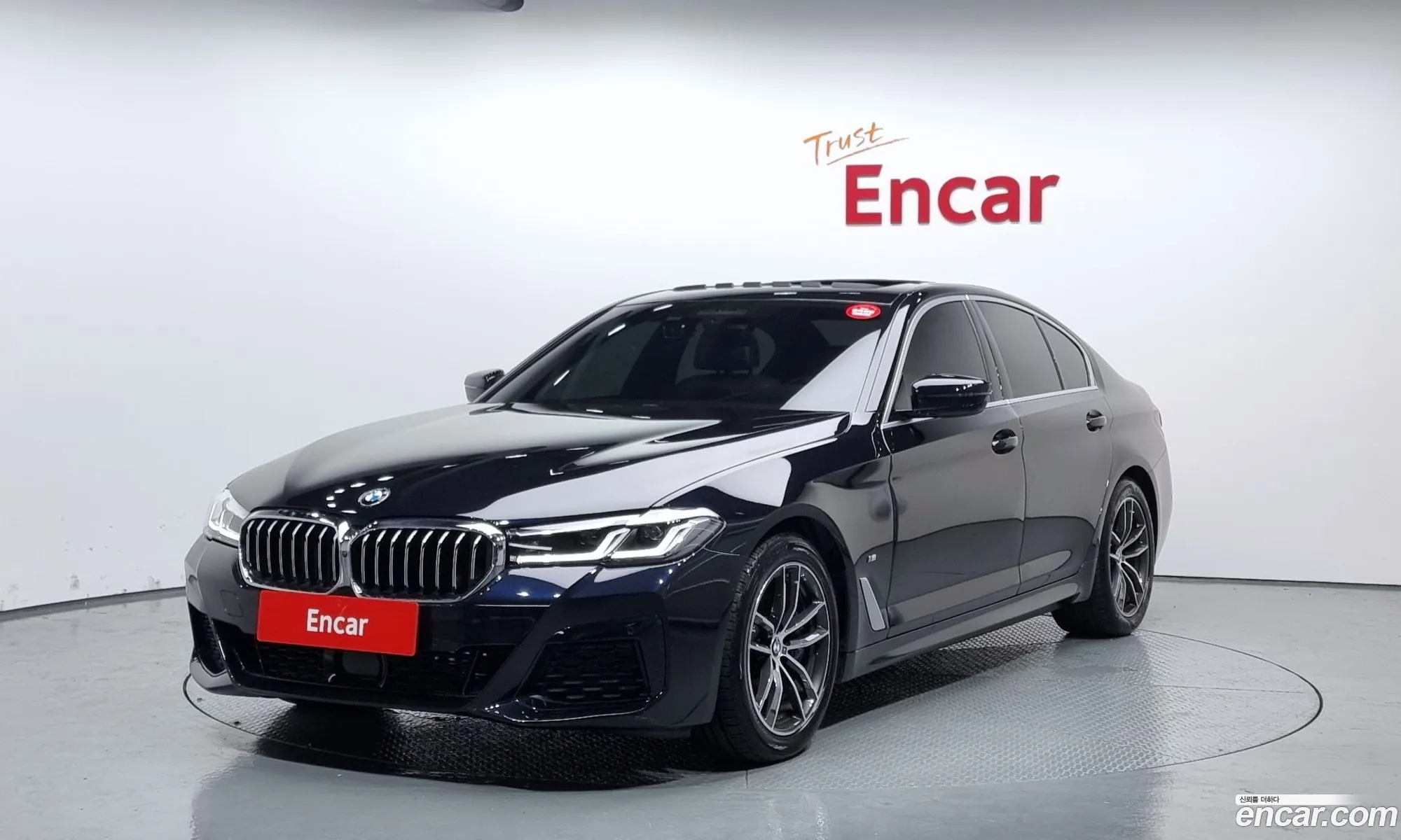 BMW 5 Series G30 523D ​​M Sports - фотография 6291416