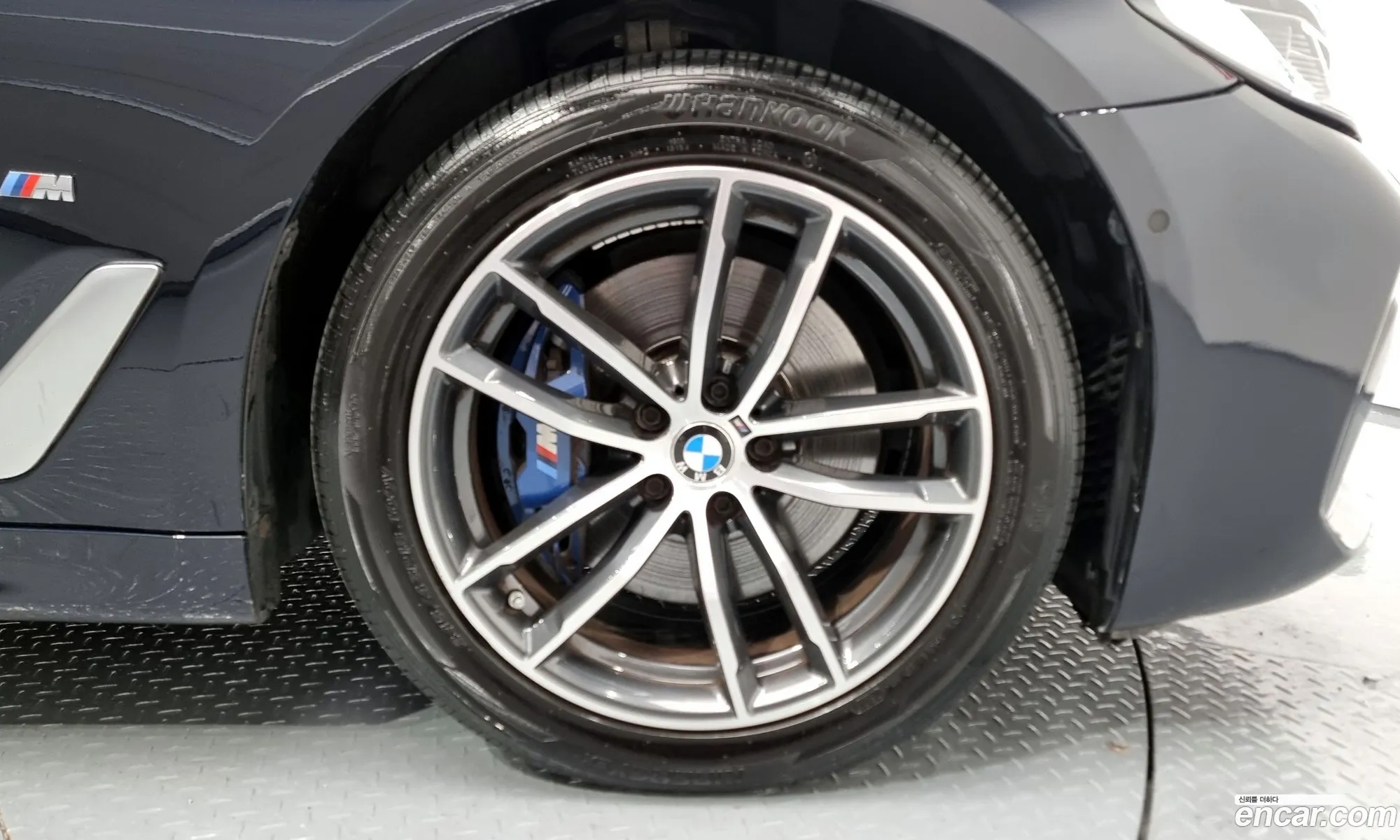 BMW 5 Series G30 523D ​​M Sports - фотография 6291420