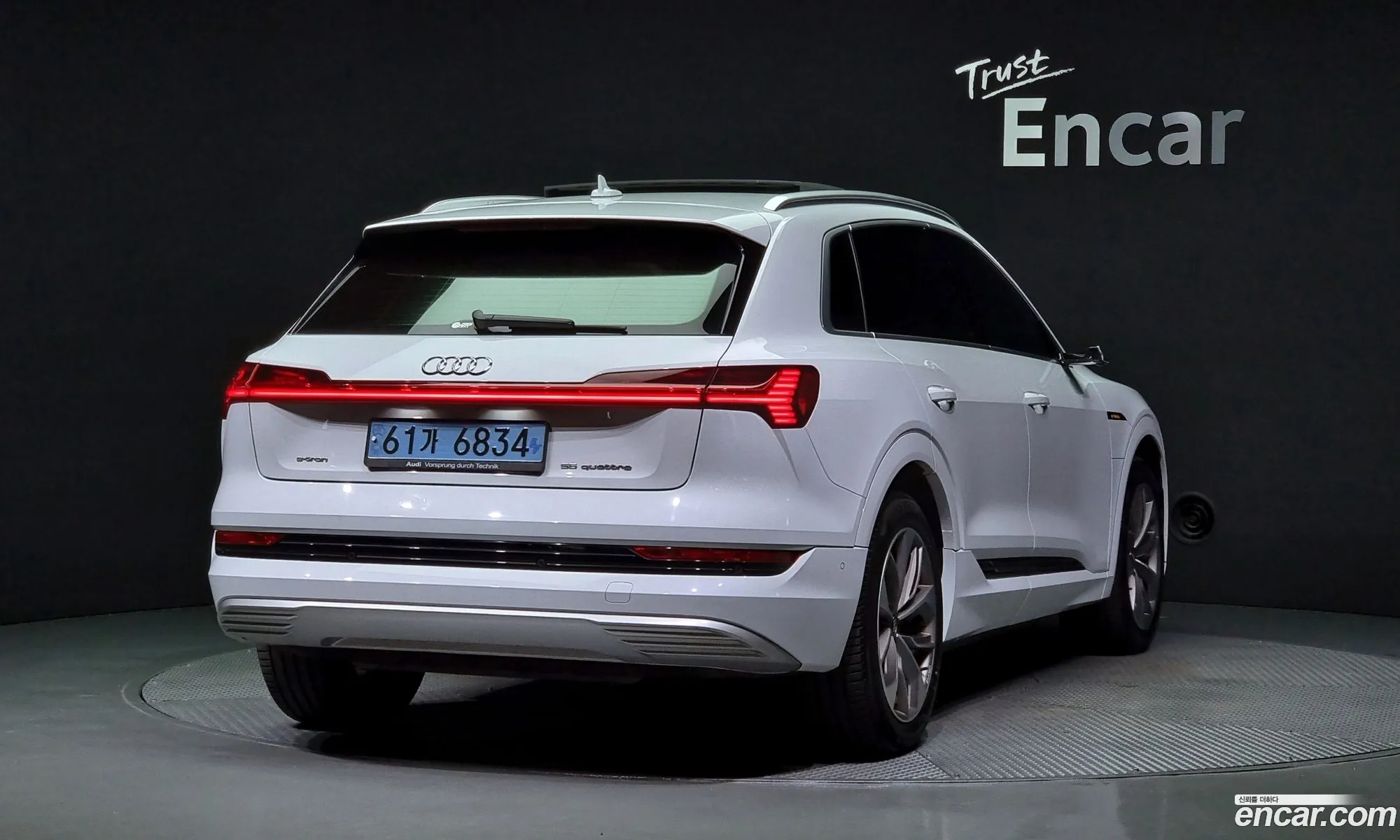 Audi E-Tron 55 Quattro - фотография 1450386