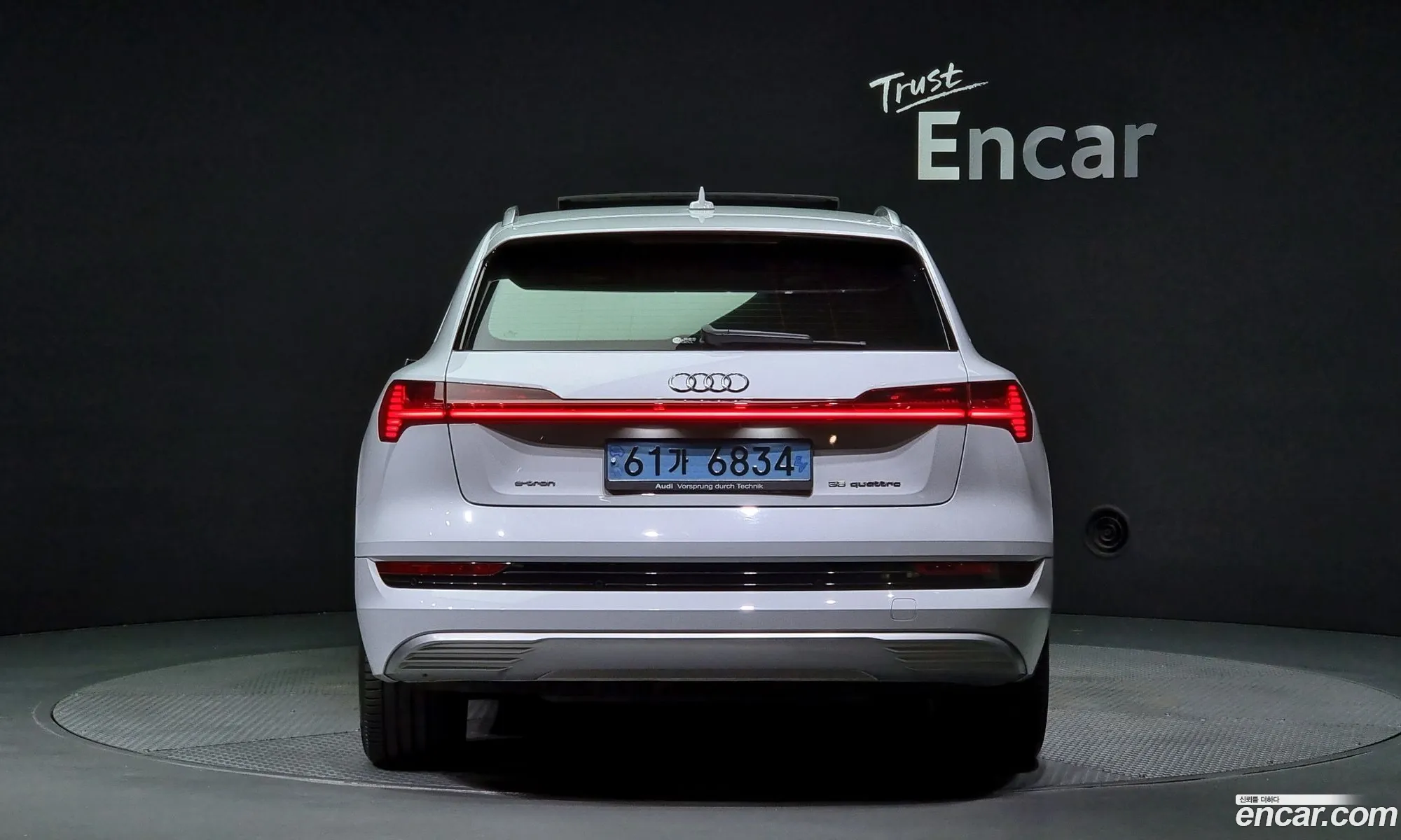 Audi E-Tron 55 Quattro - фотография 1450388