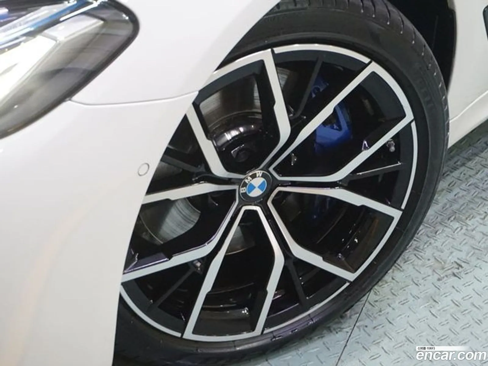 BMW 5 Series G30 530I M Sports - фотография 6291456