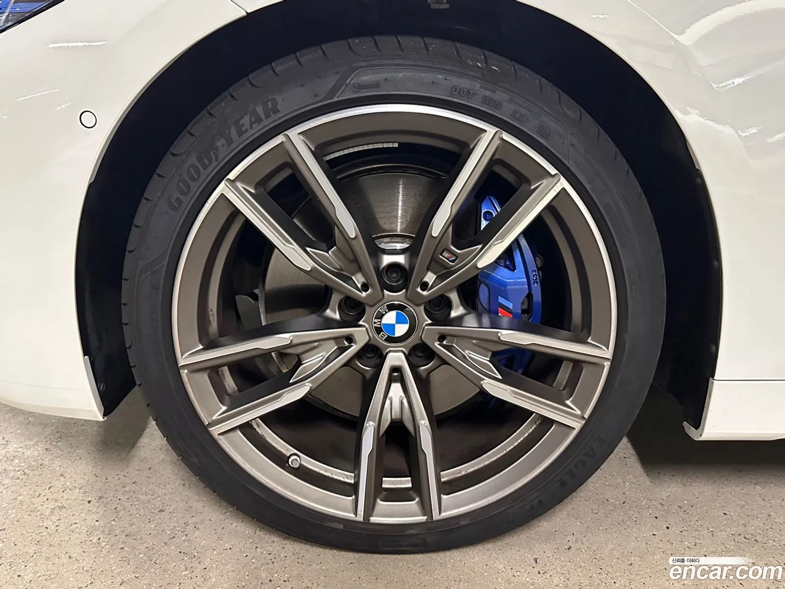 BMW 4 Series G22 M440I xDrive Online Exclusive Coupe - фотография 6404505