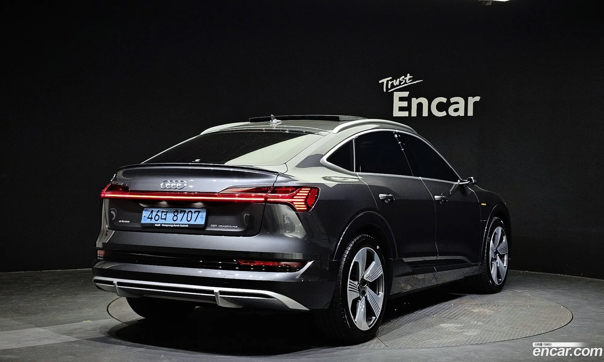 Audi E-Tron 55 Quattro Sportback - фотография 1450556