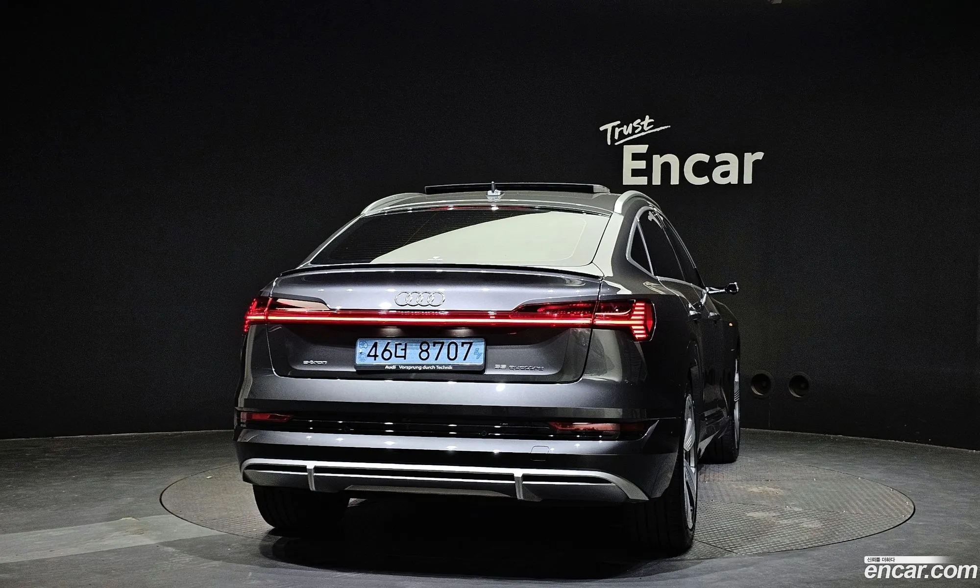 Audi E-Tron 55 Quattro Sportback - фотография 1450558