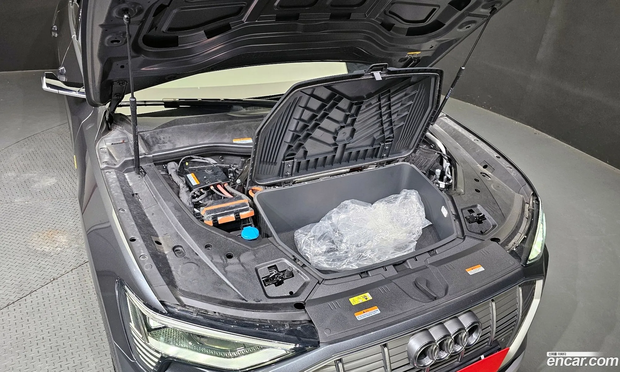 Audi E-Tron 55 Quattro Sportback - фотография 1450560