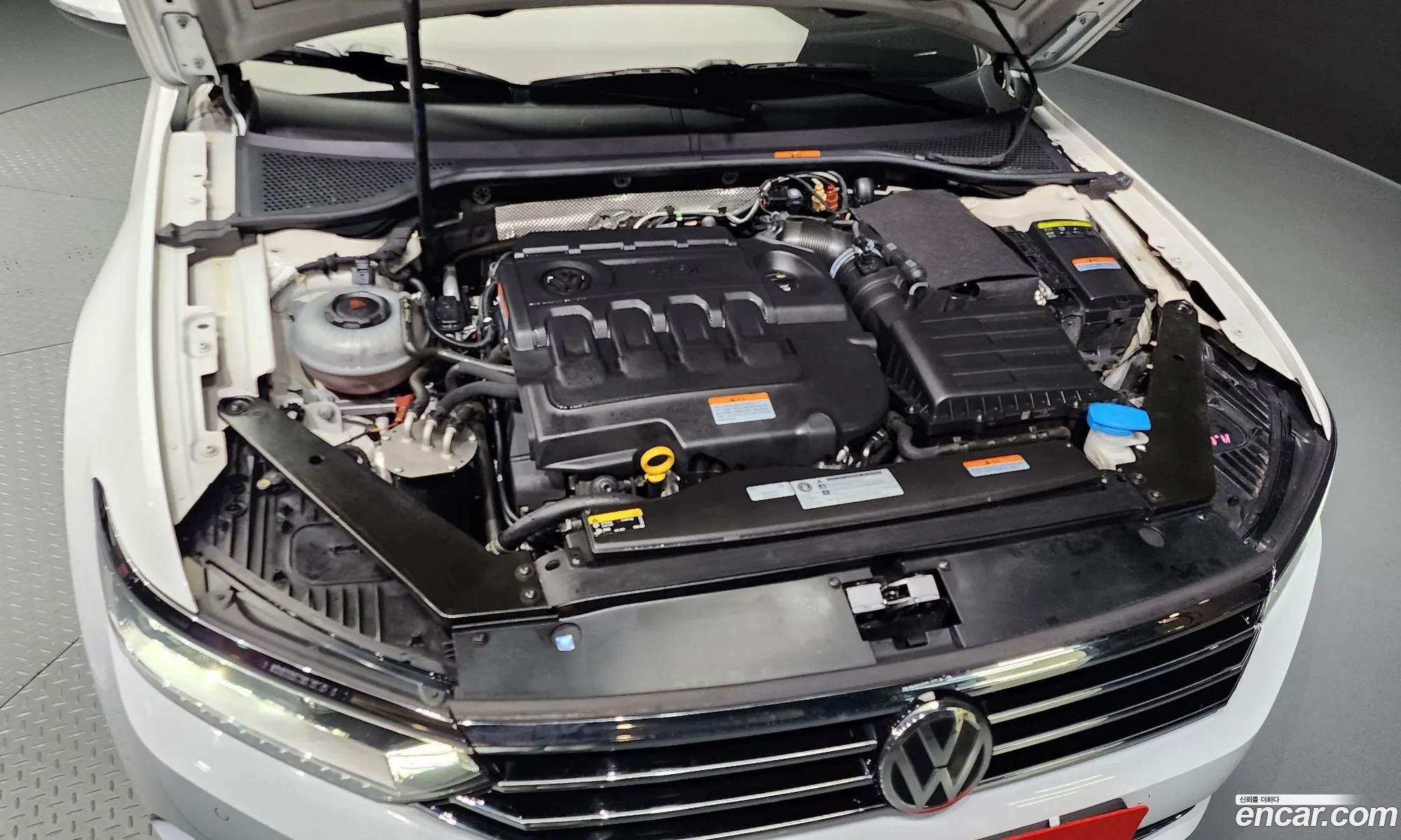 Volkswagen Passat GtB8 20 Tdi - фотография 8777788