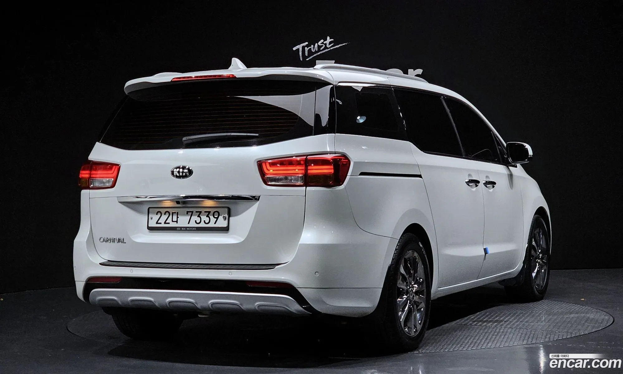 Kia All New Carnival 9-Seater Noblesse - фотография 15779944