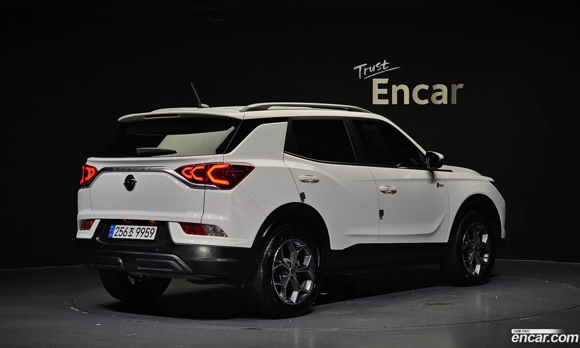 Kg Mobility Ssangyong Beautiful Korando Gasoline 15 2Wd C5 Plus - фотография 6881169