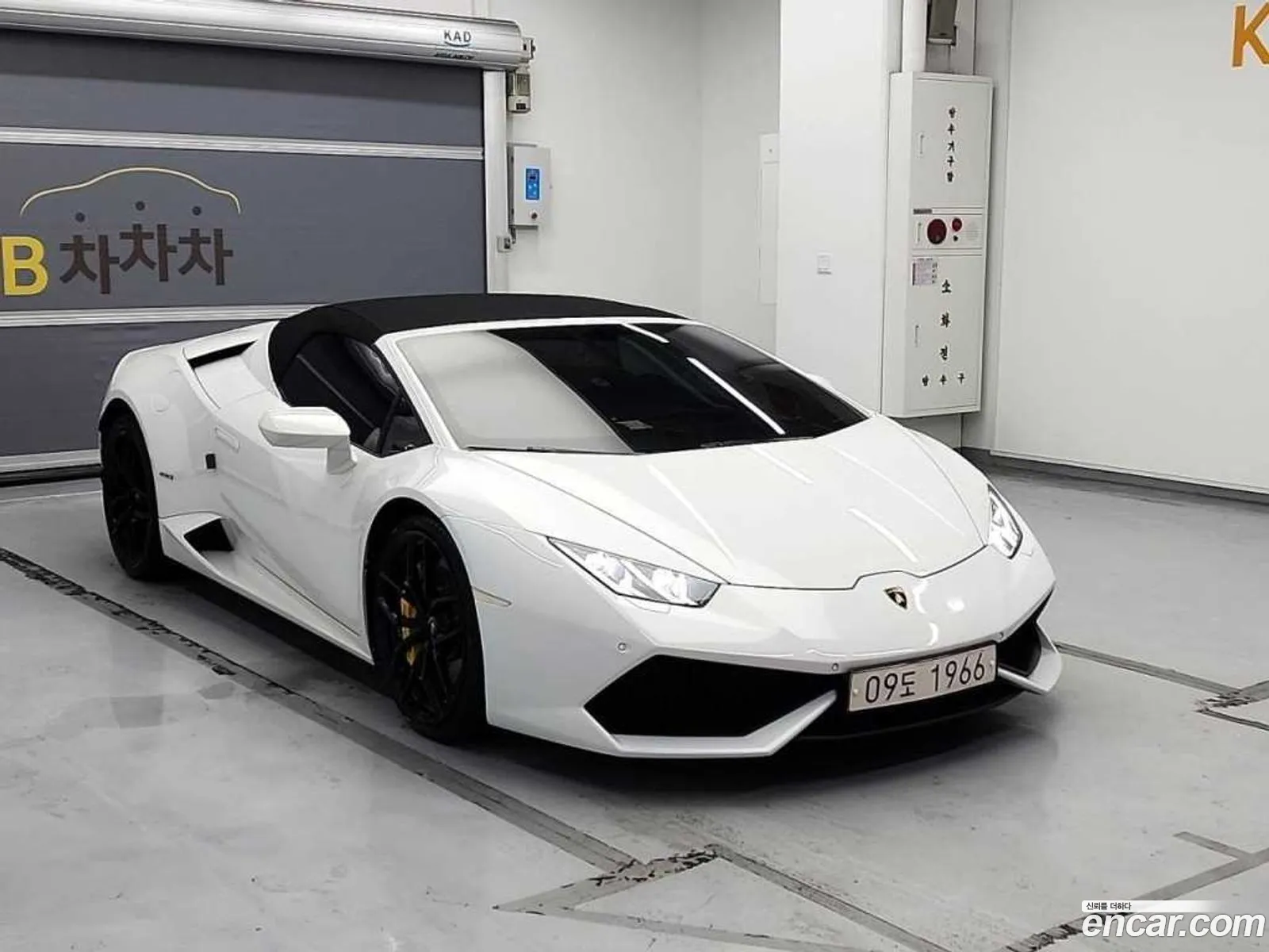 Lamborghini Huracan Lp610-4 Spyder - фотография 3721684