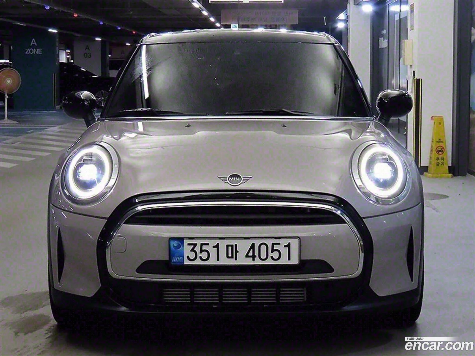 Mini Cooper 5-Door Classic Plus 3Rd Generation - фотография 1025932