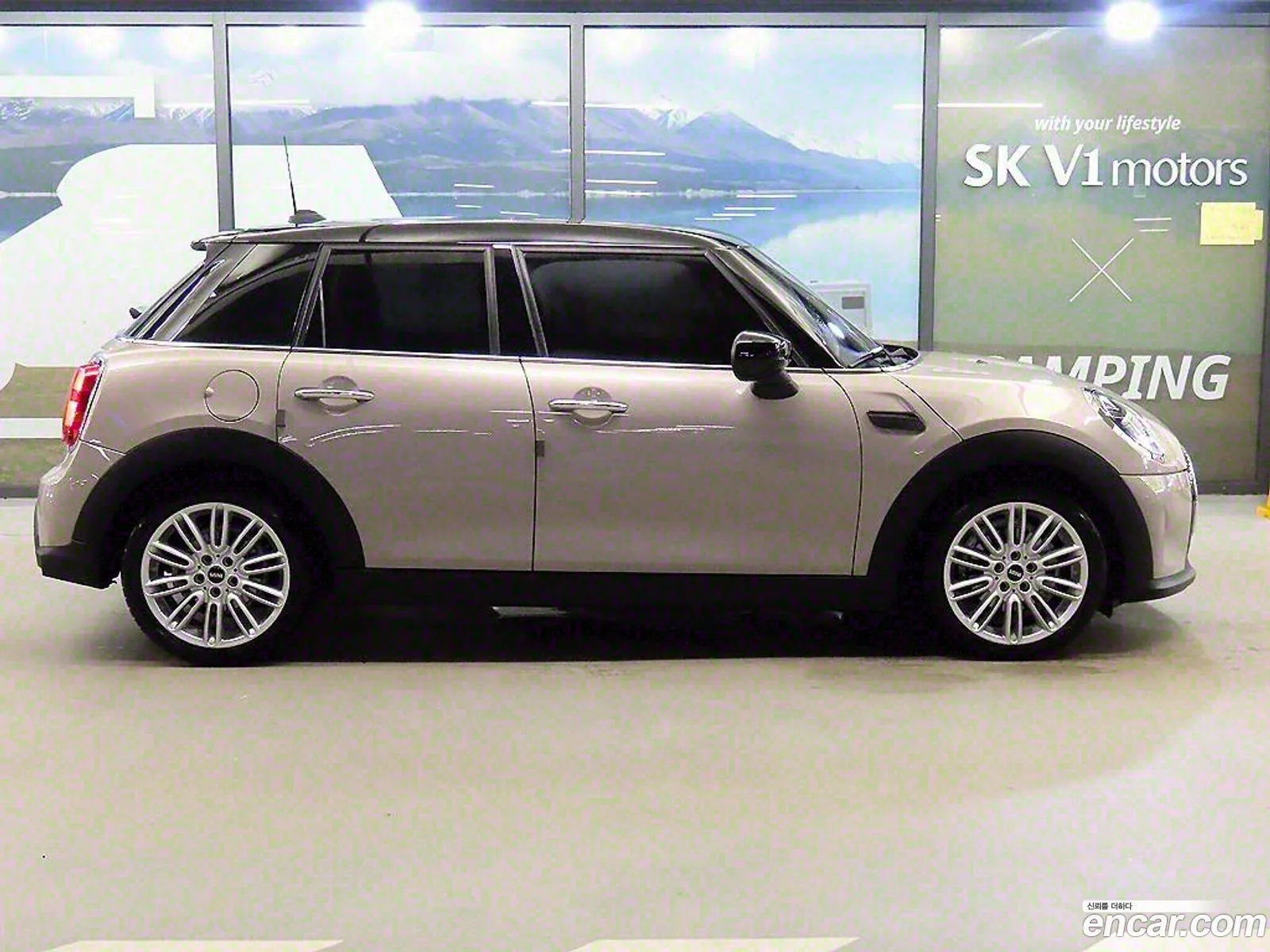 Mini Cooper 5-Door Classic Plus 3Rd Generation - фотография 1025933