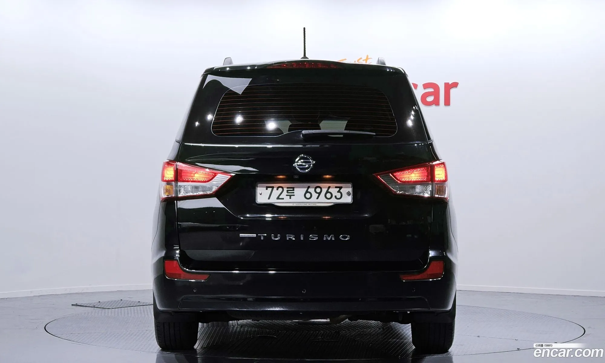 Kg Mobility Ssangyong Korando Turismo 4Wd Rt 11-Seater - фотография 6609061