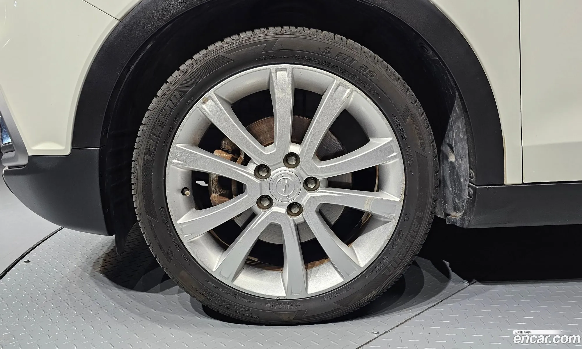 Kg Mobility Ssangyong Tivoli Air Diesel Ix 2Wd - фотография 6229905