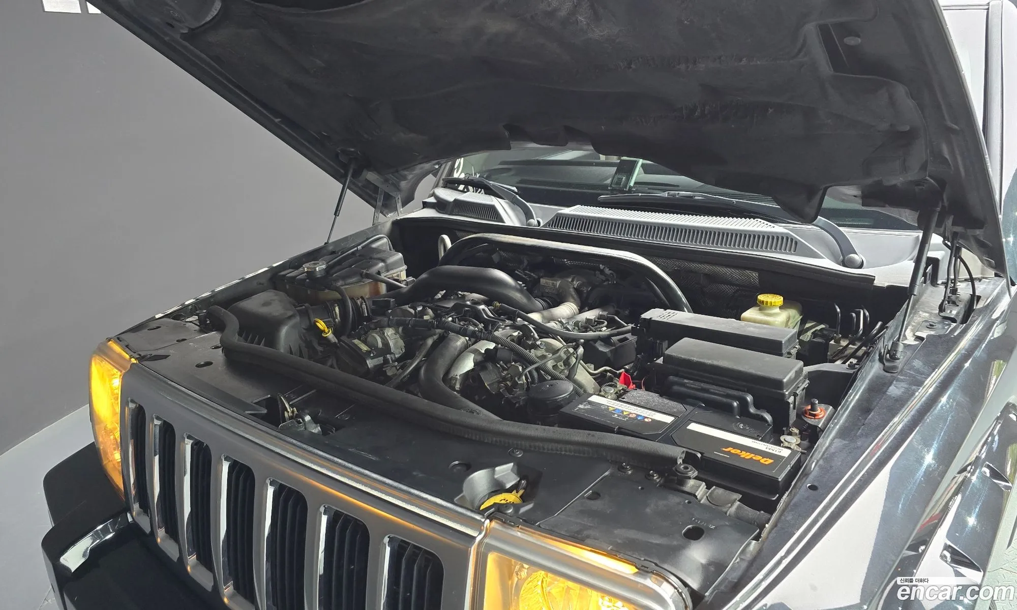 Jeep Commander 30 Diesel 1St Generation - фотография 7107676