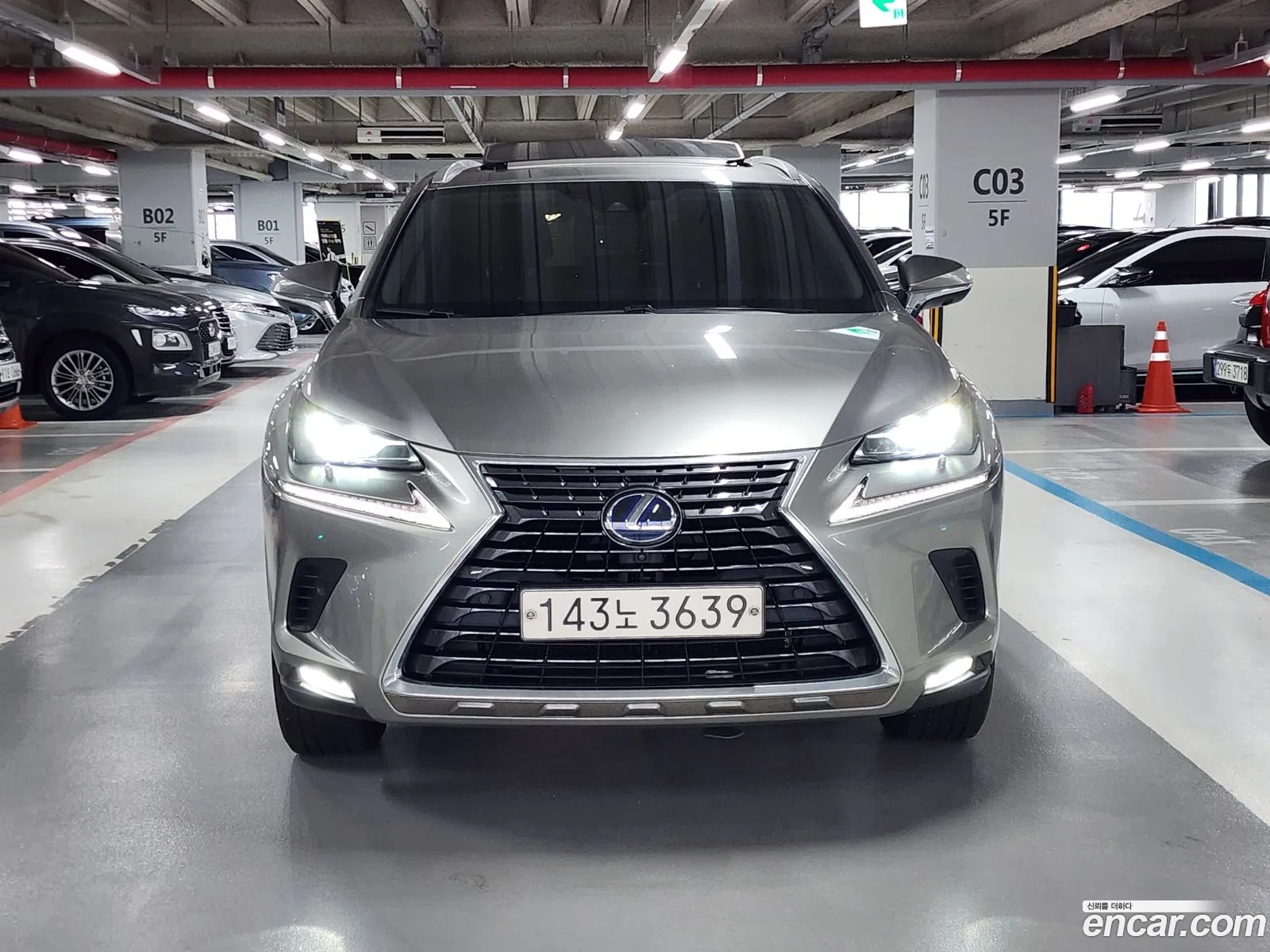 Lexus Nx300H Executive - фотография 6336956
