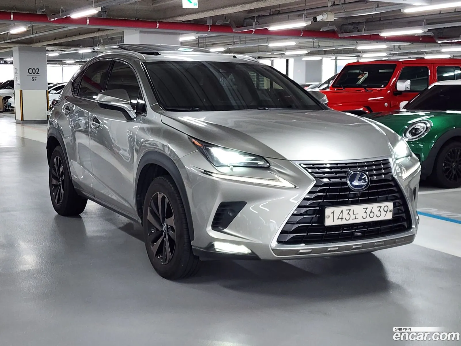 Lexus Nx300H Executive - фотография 6336957