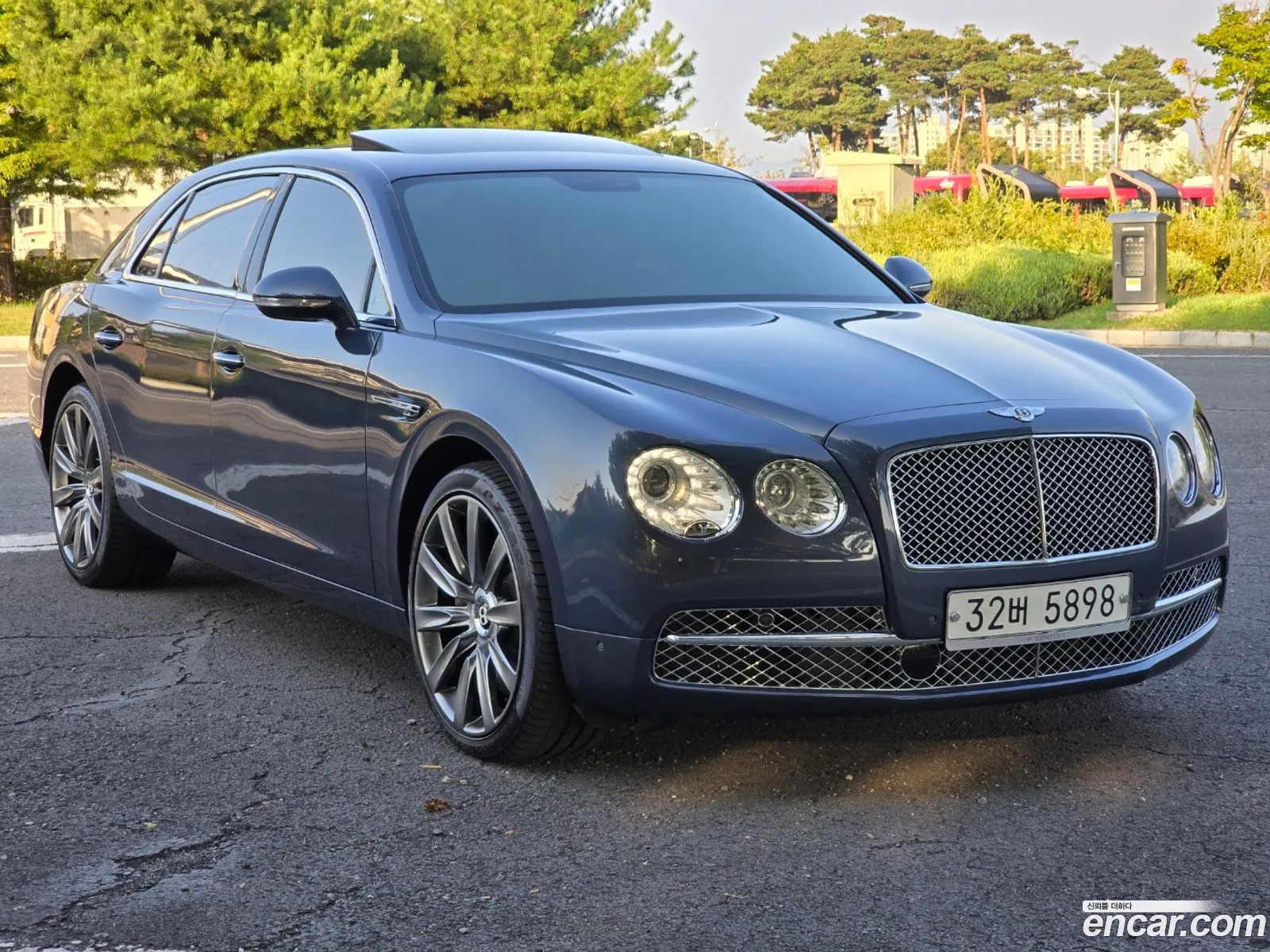 Bentley Flying Spur 2Nd Generation 60 - фотография 4510011