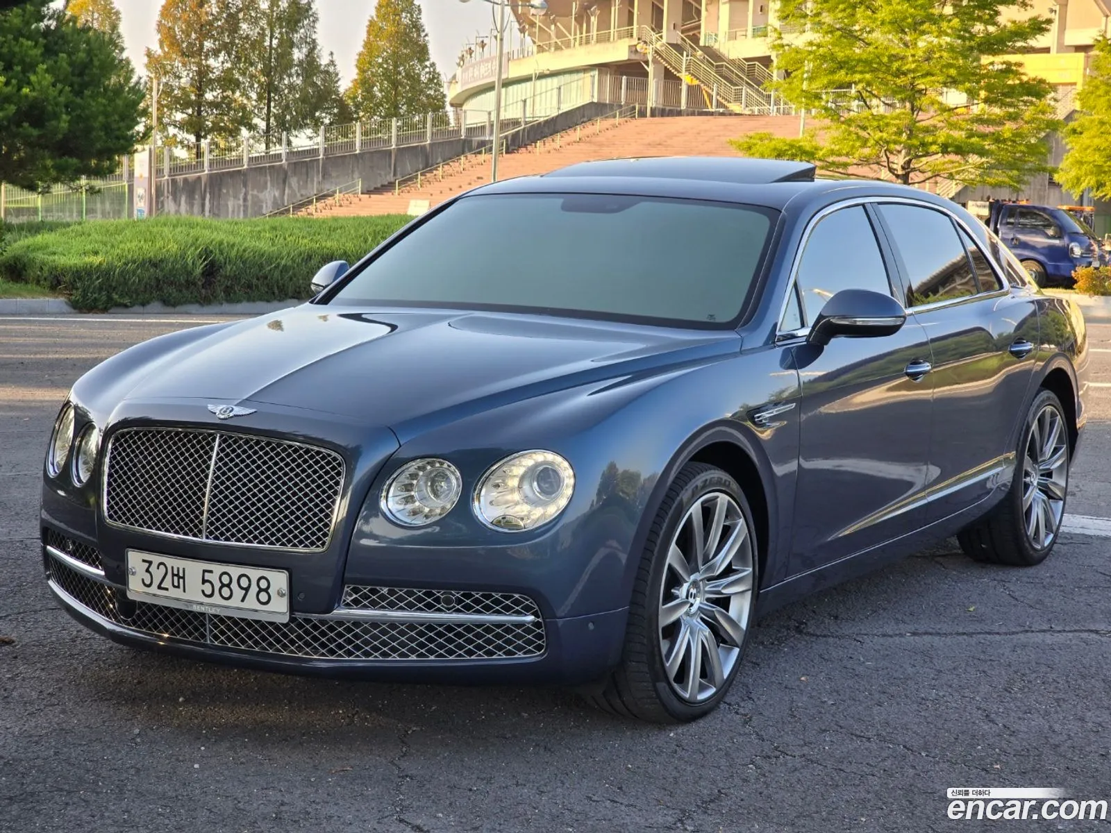 Bentley Flying Spur 2Nd Generation 60 - фотография 4510012