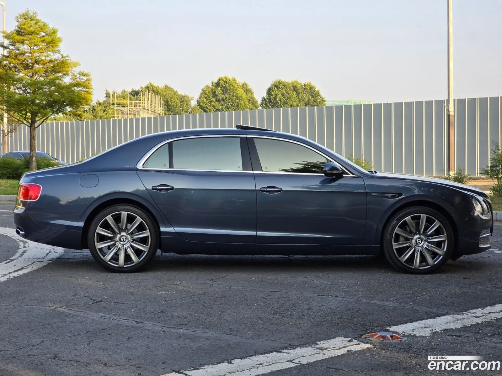 Bentley Flying Spur 2Nd Generation 60 - фотография 4510014