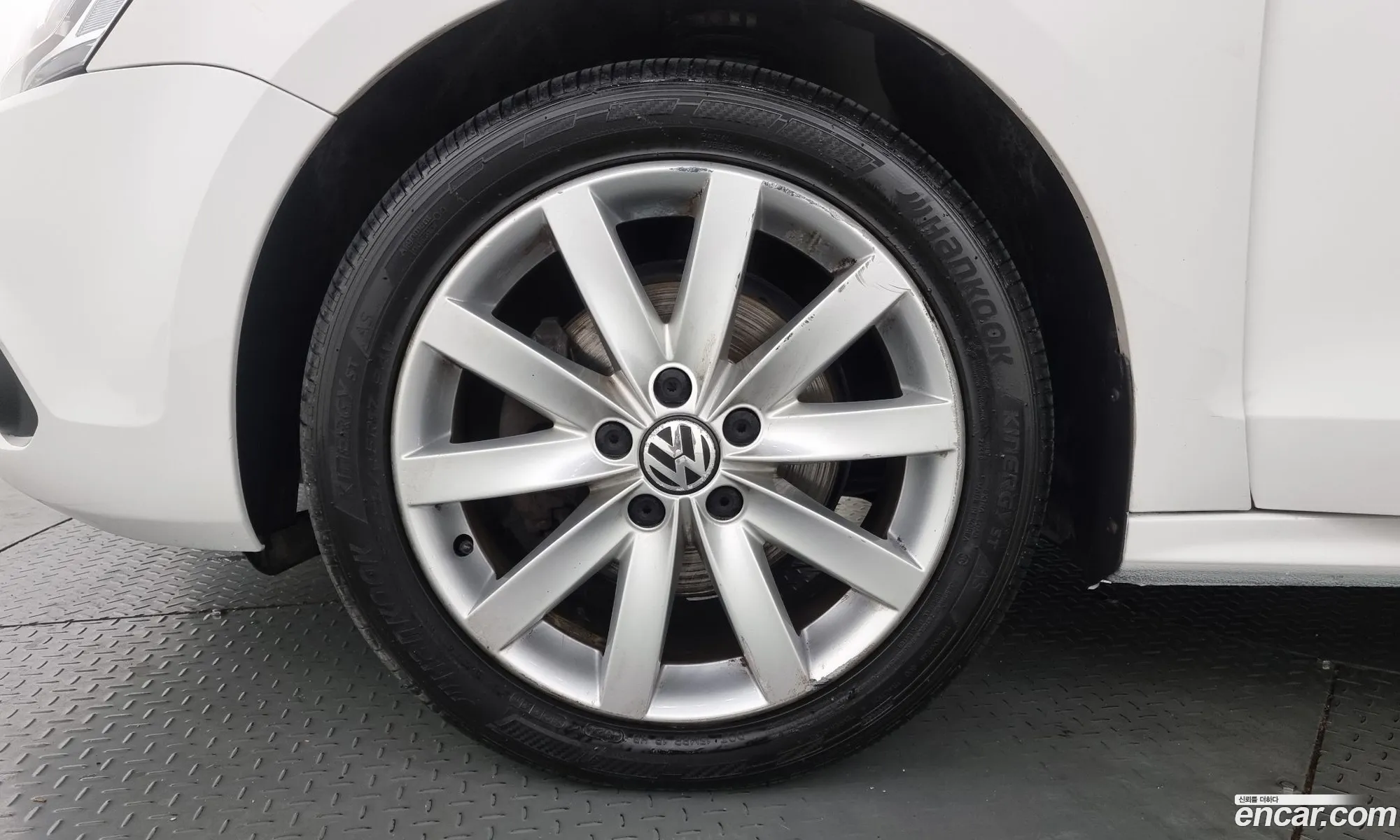 Volkswagen New Jetta 20 Tdi 6Th Generation - фотография 12312884