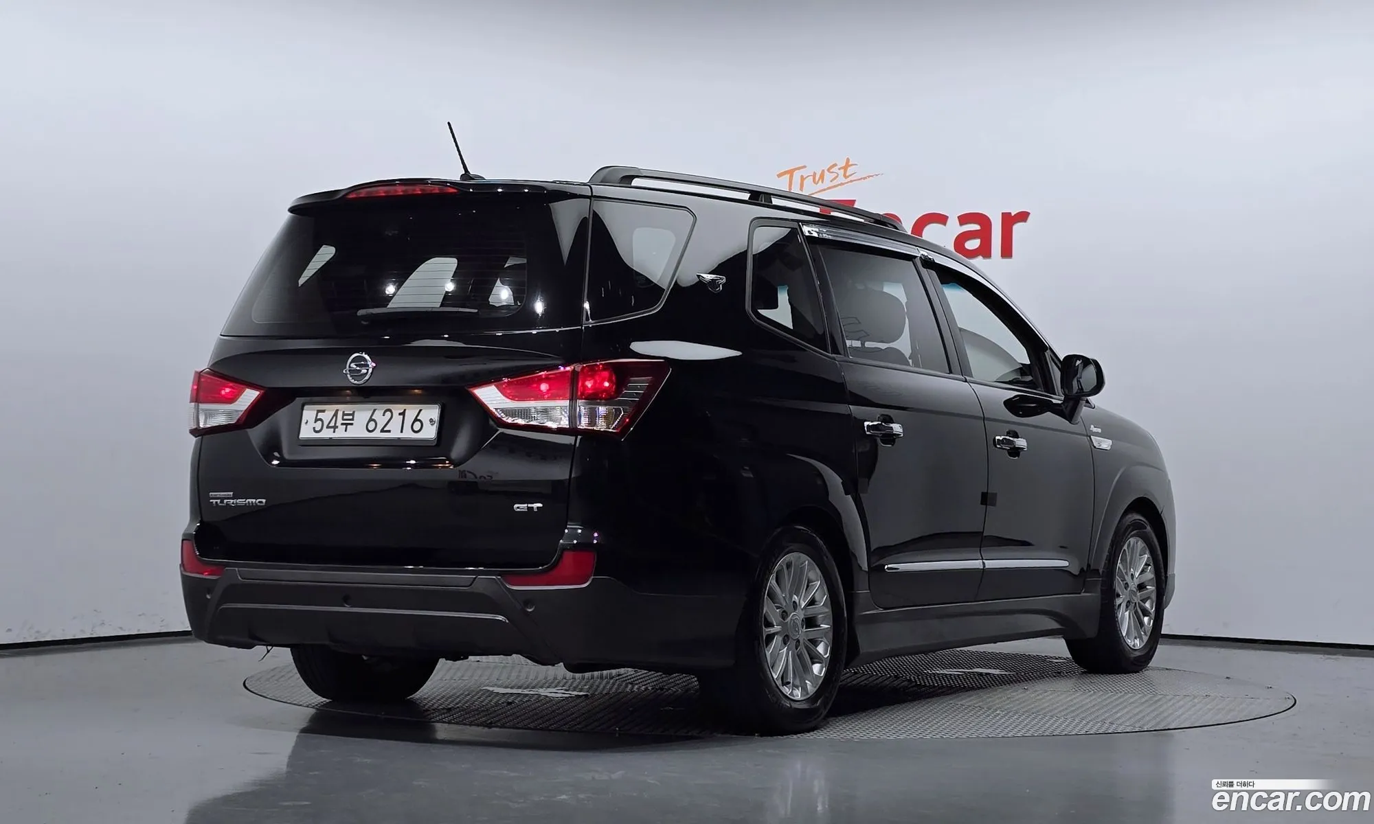 Kg Mobility Ssangyong Korando Turismo 4Wd Gt 9-Seater - фотография 7356180