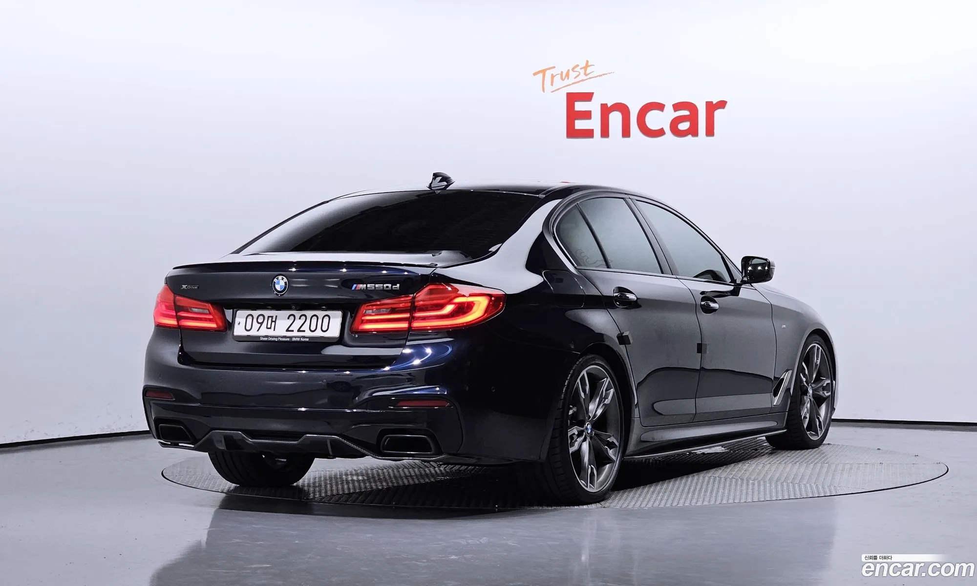 BMW 5 Series G30 M550D xDrive - фотография 5969166