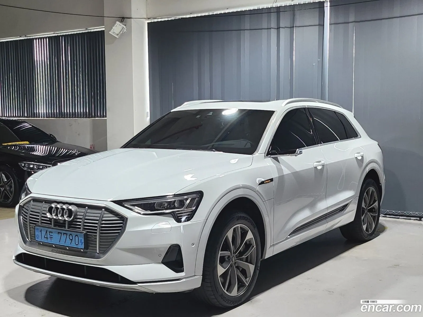 Audi E-Tron 55 Quattro - фотография 12835027