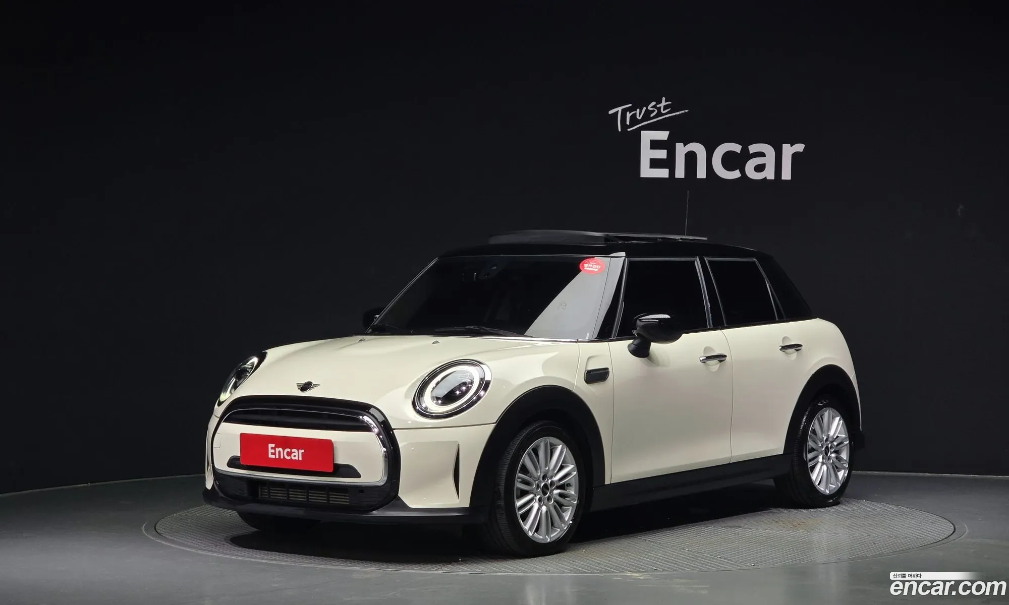Mini Cooper 5-Door Classic Plus 3Rd Generation - фотография 1025906