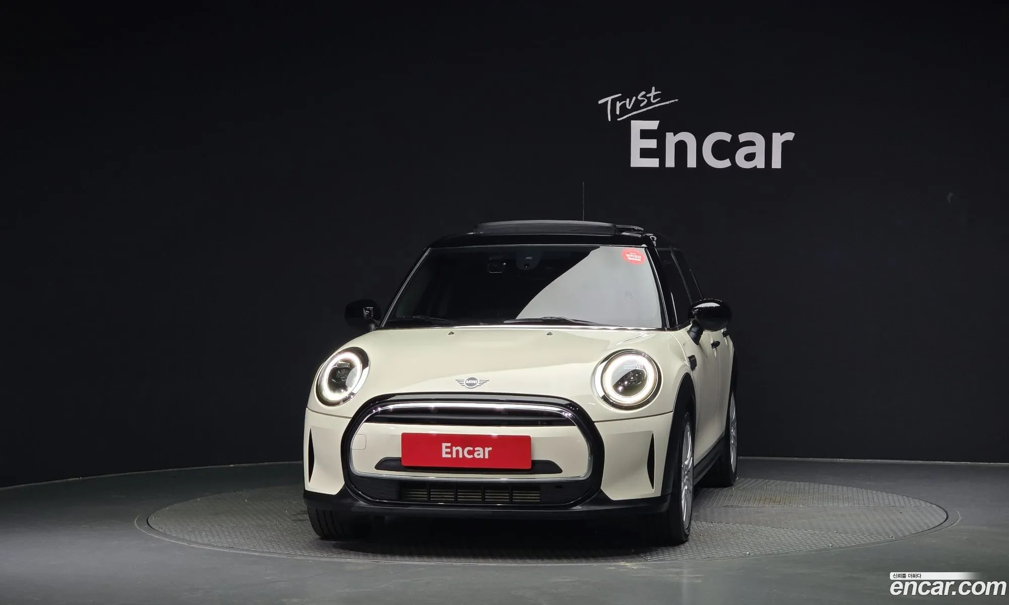 Mini Cooper 5-Door Classic Plus 3Rd Generation - фотография 1025908