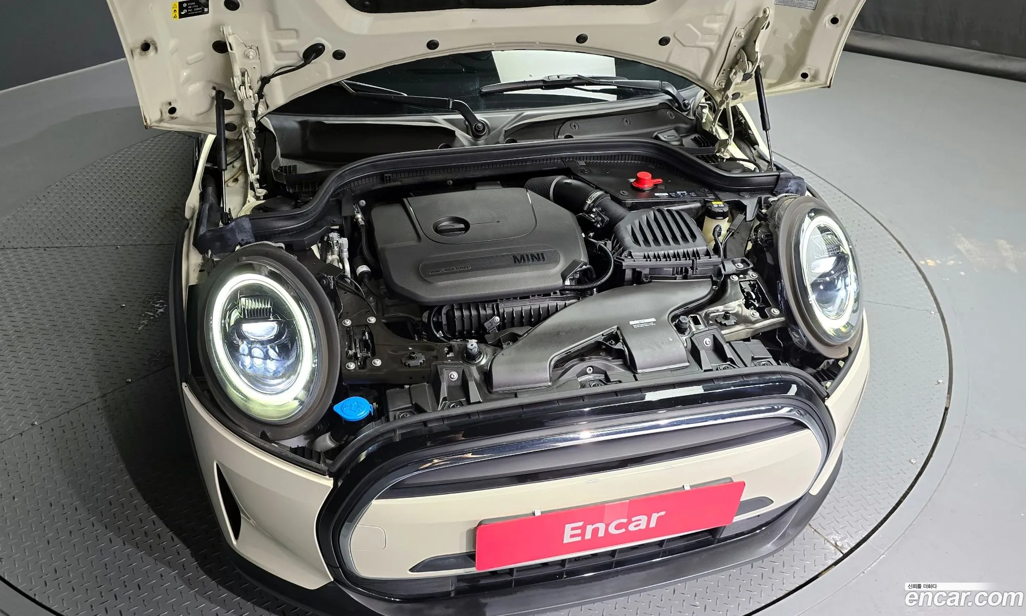 Mini Cooper 5-Door Classic Plus 3Rd Generation - фотография 1025911