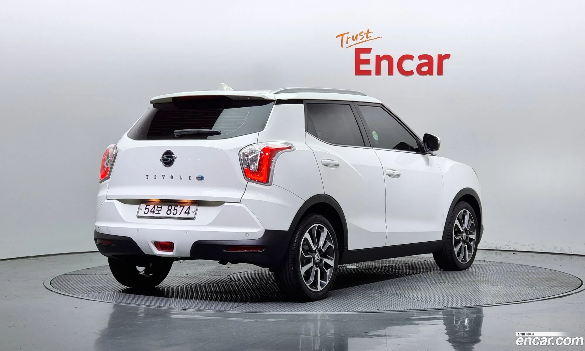 Kg Mobility Ssangyong Tivoli Diesel Lx 2Wd - фотография 6526031