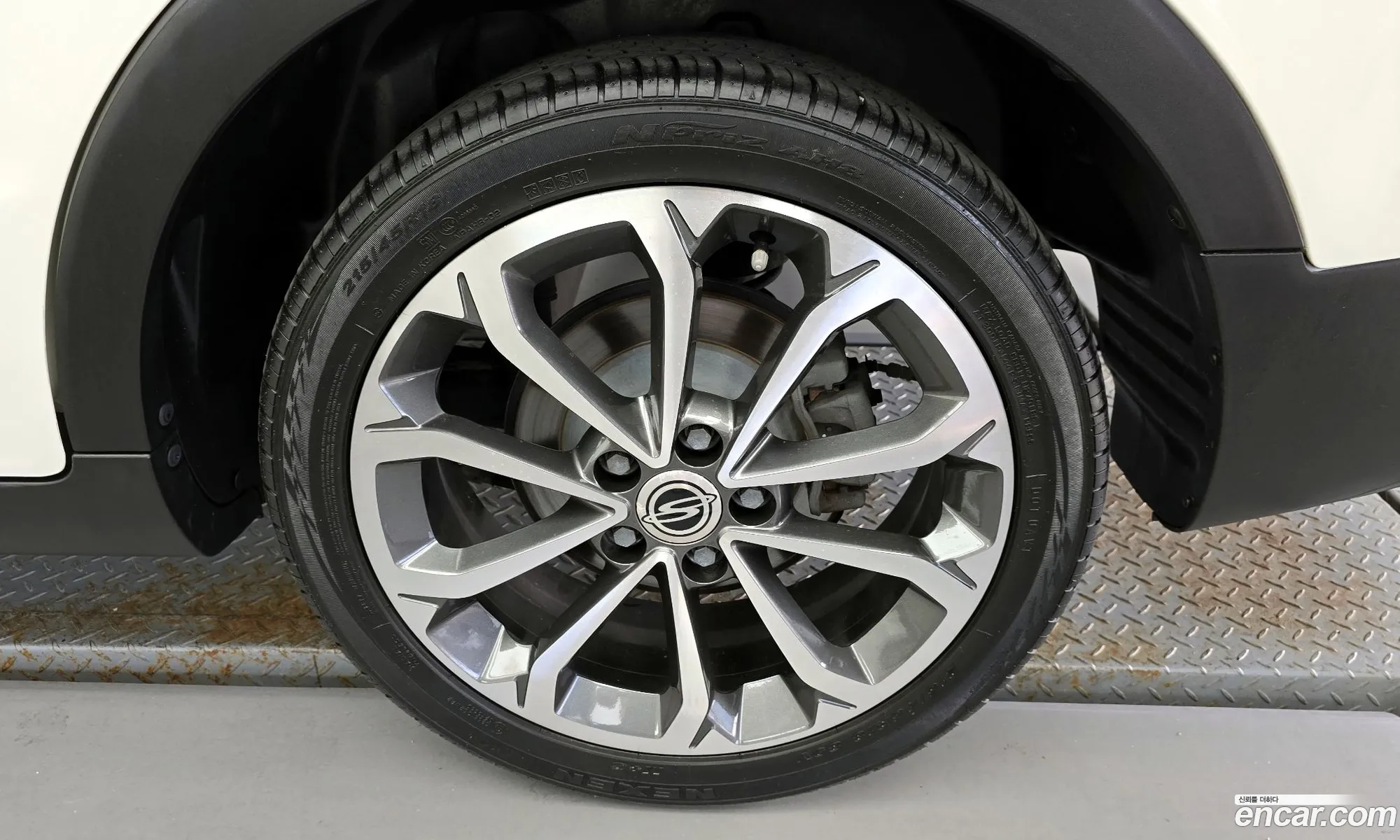 Kg Mobility Ssangyong Tivoli Air Diesel Rx 2Wd - фотография 5189225