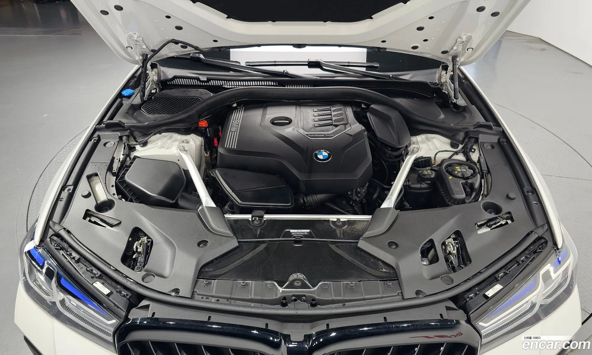 BMW 5 Series G30 530I xDrive M Sports - фотография 3687311
