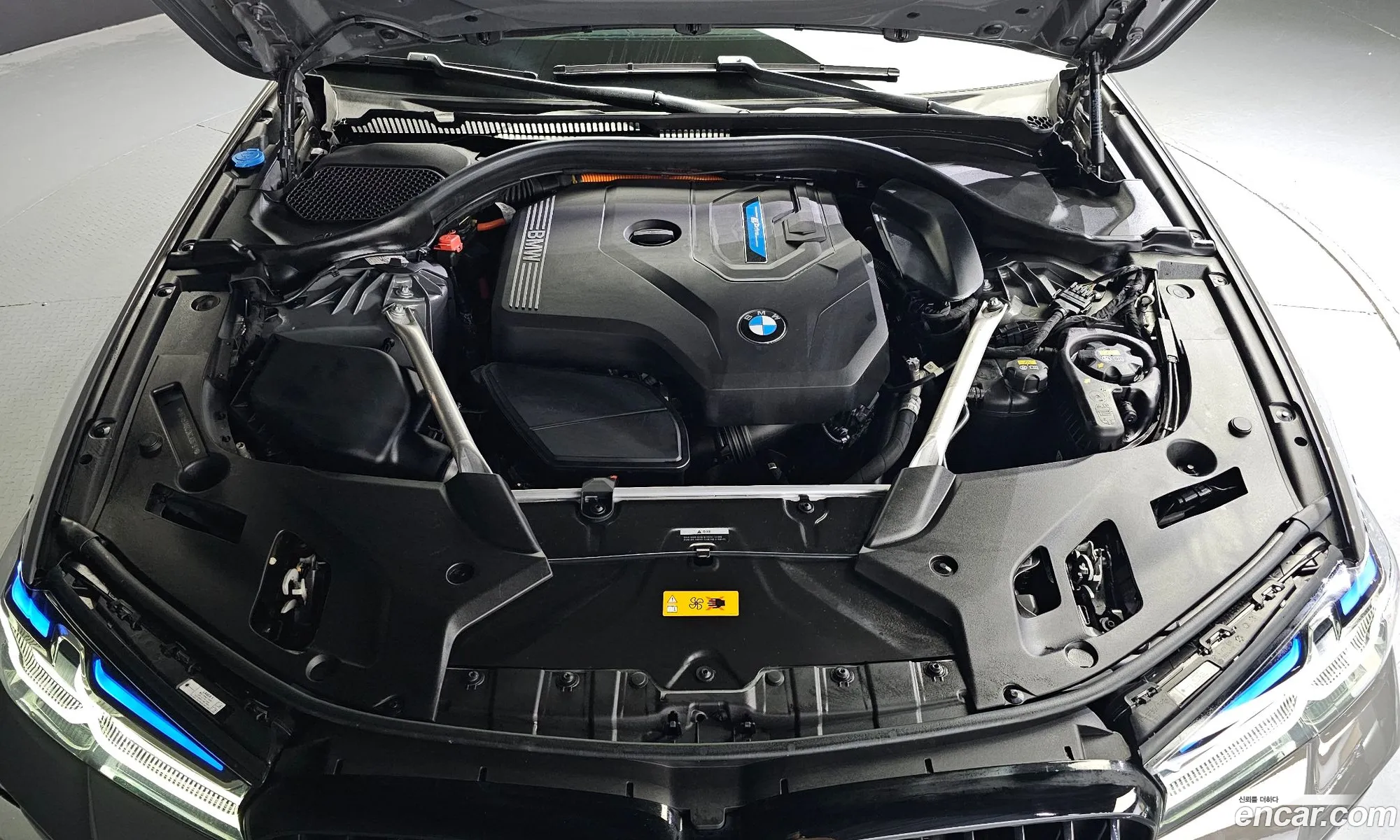 BMW 5 Series G30 530E M Sports - фотография 4729131