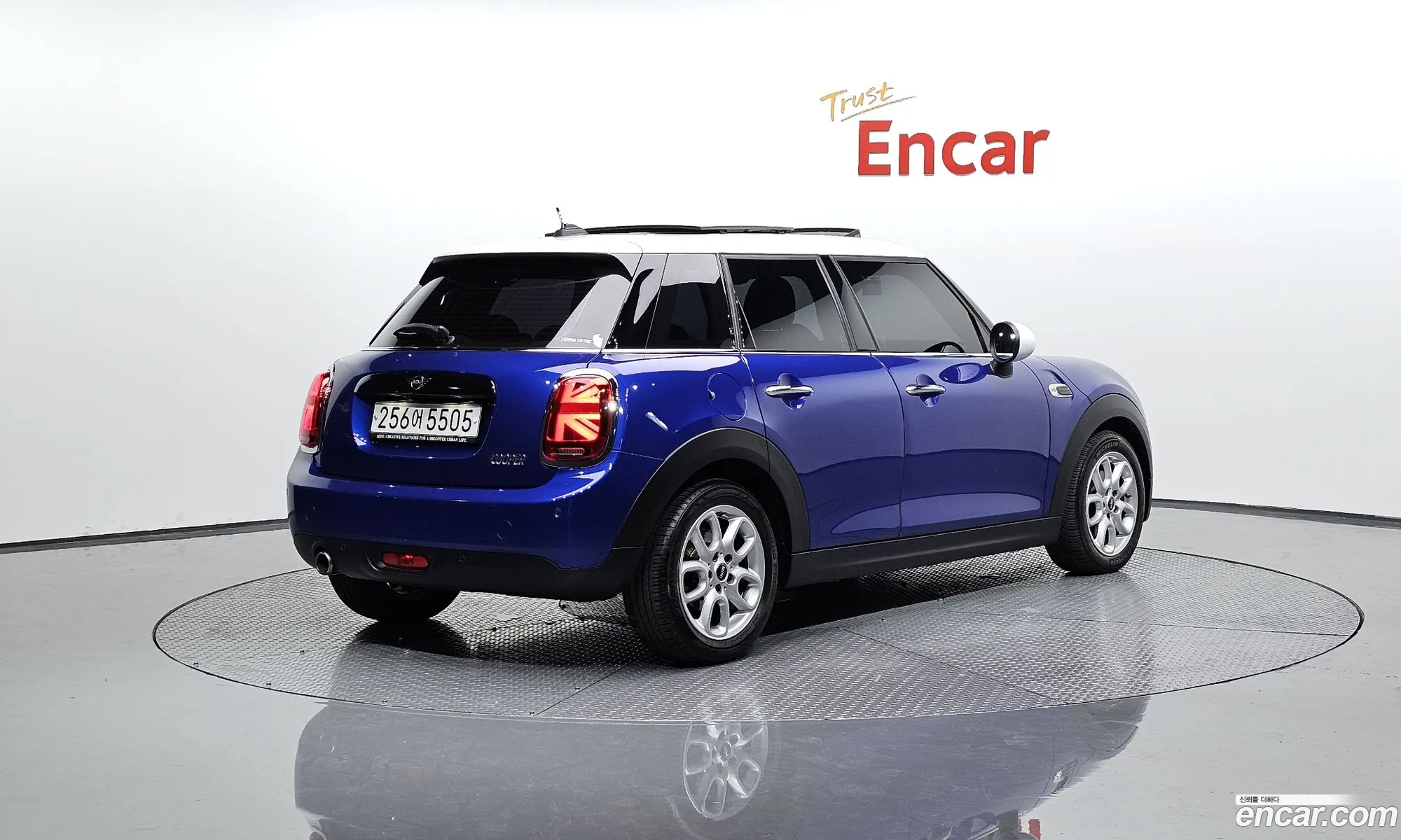 Mini Cooper 5-Door High 3Rd Generation - фотография 9210103
