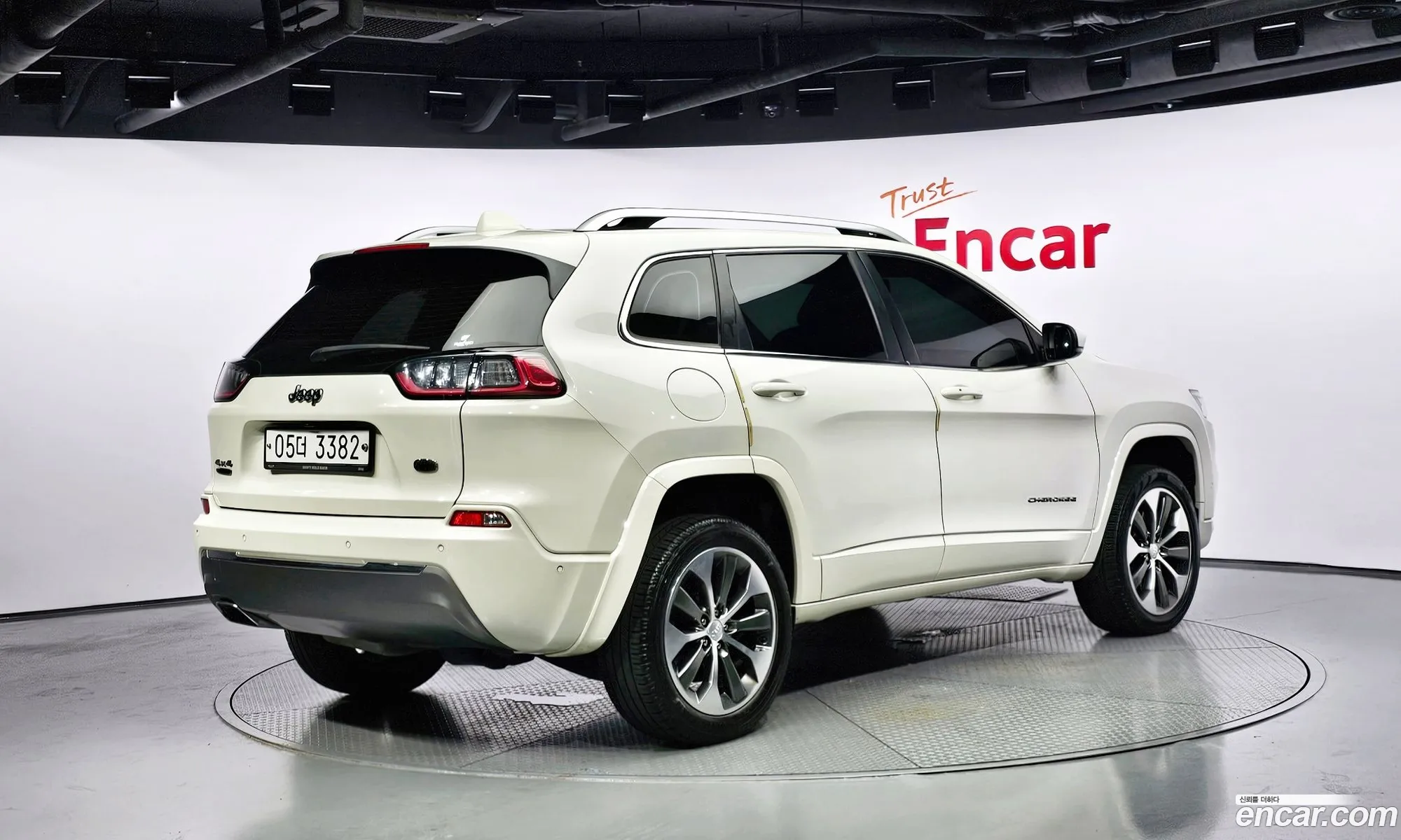 Jeep Cherokee Kl 22 Diesel Overland 4Wd - фотография 7107660