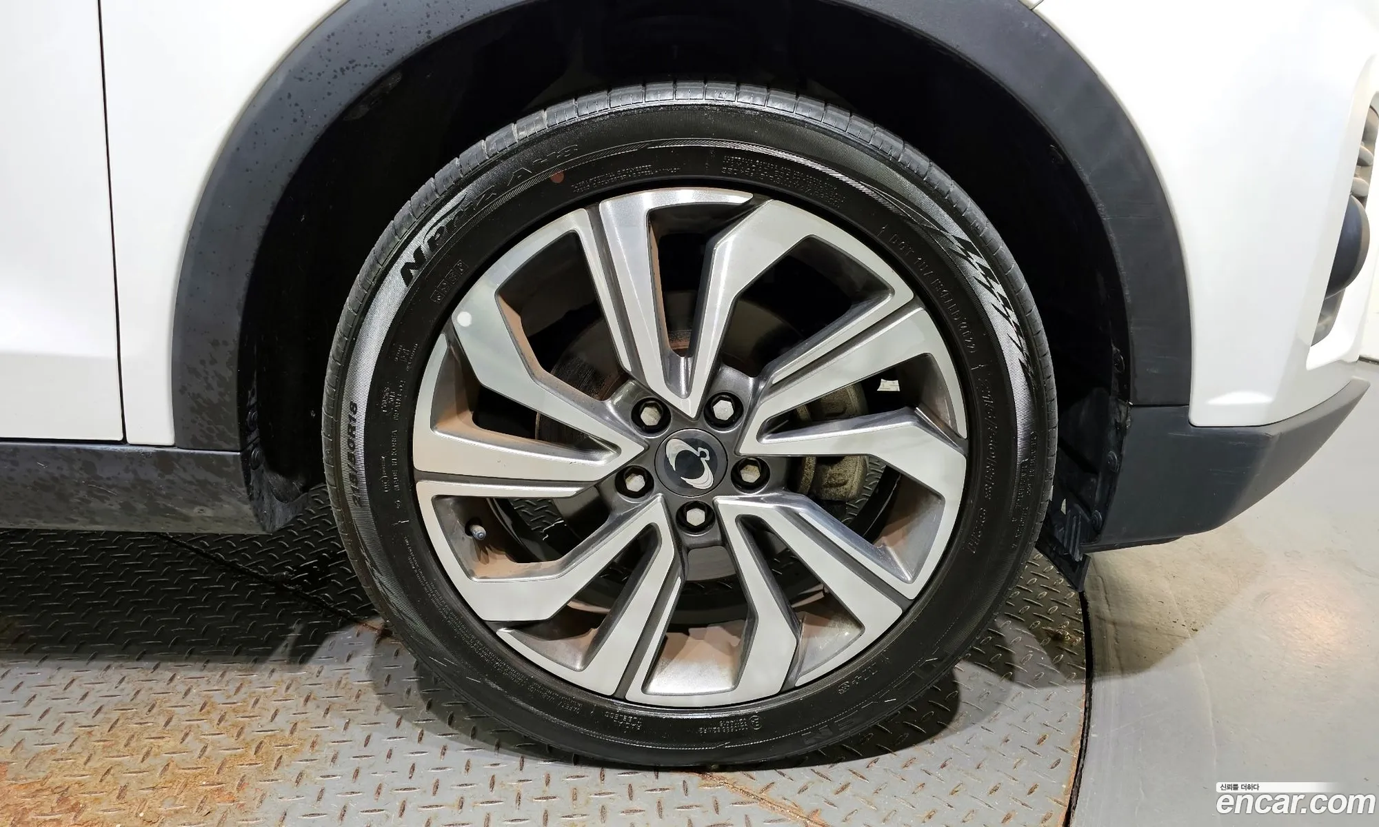 Kg Mobility Ssangyong Very New Tivoli Gasoline 15 2Wd V3 - фотография 6212616