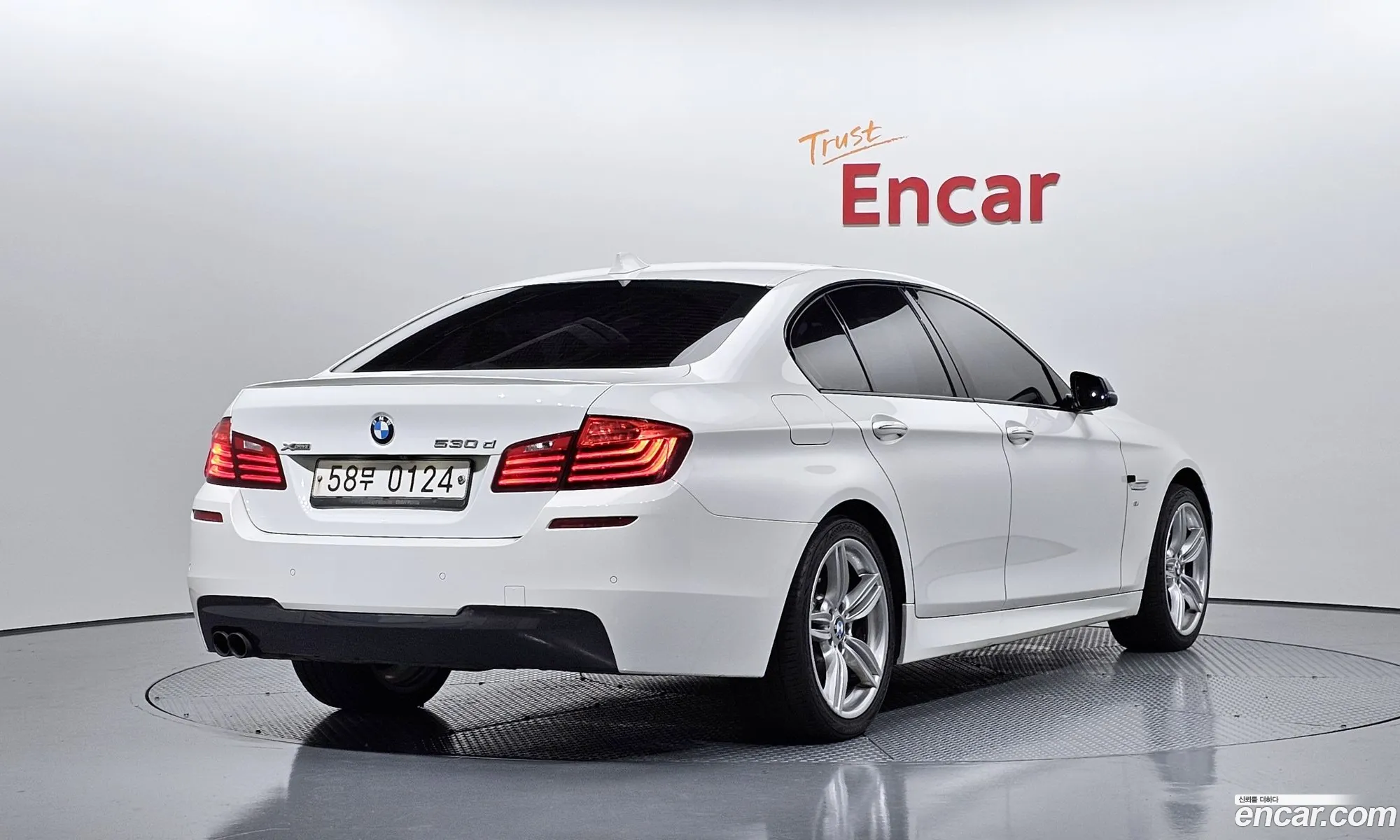 BMW 5 Series F10 530D xDrive M Aerodynamics - фотография 3680984
