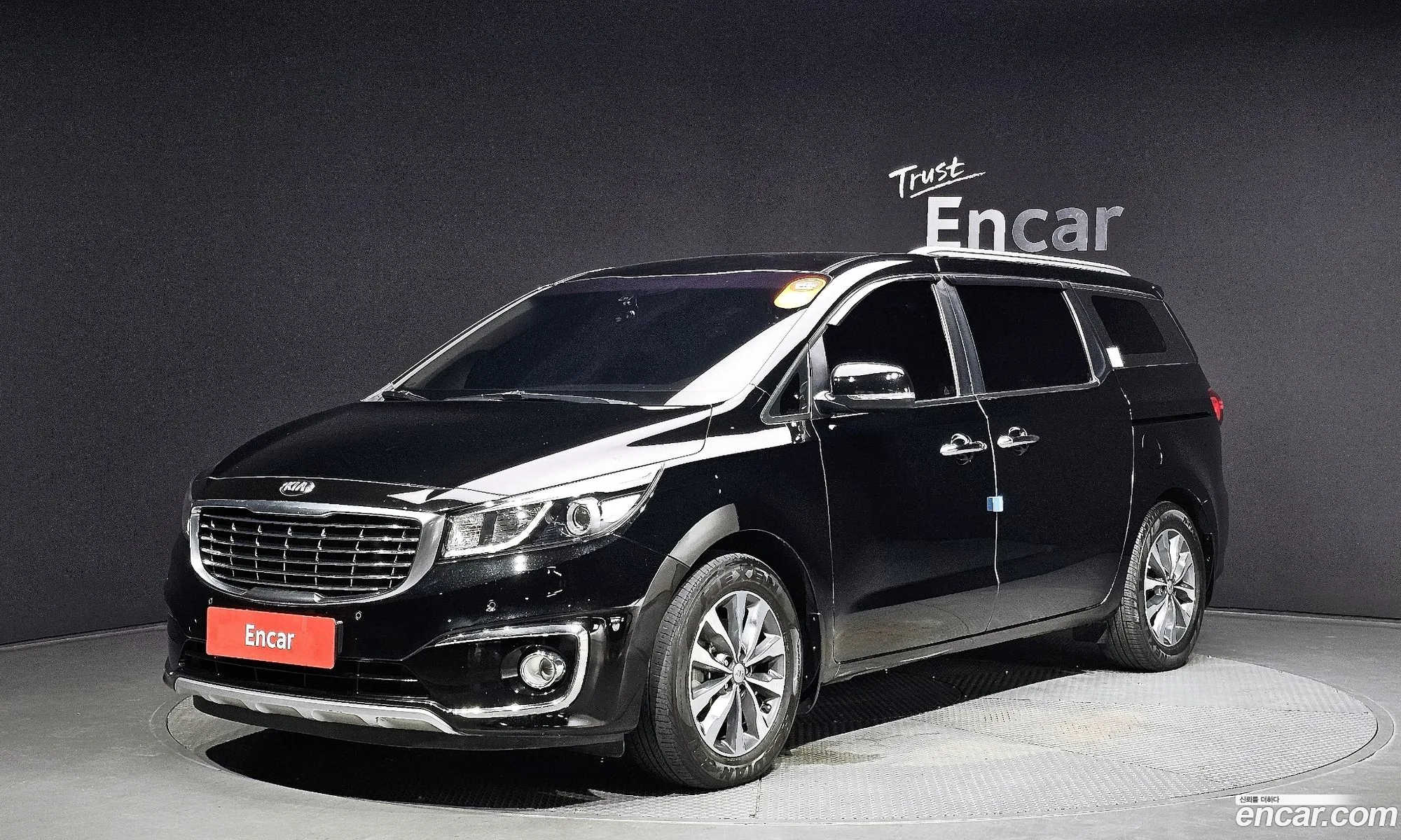 Kia All New Carnival 9-Seater Luxury - фотография 12571089