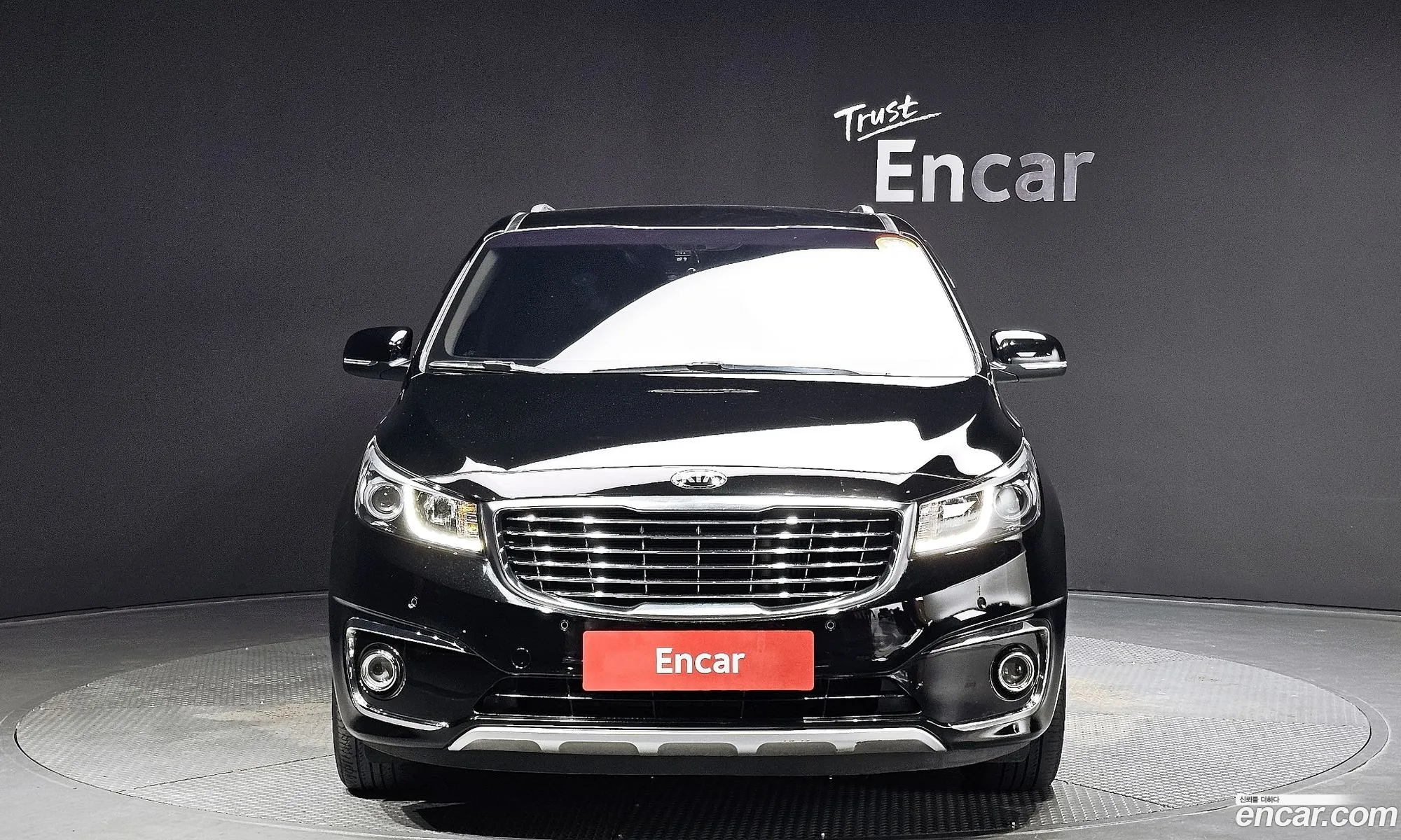 Kia All New Carnival 9-Seater Luxury - фотография 12571091