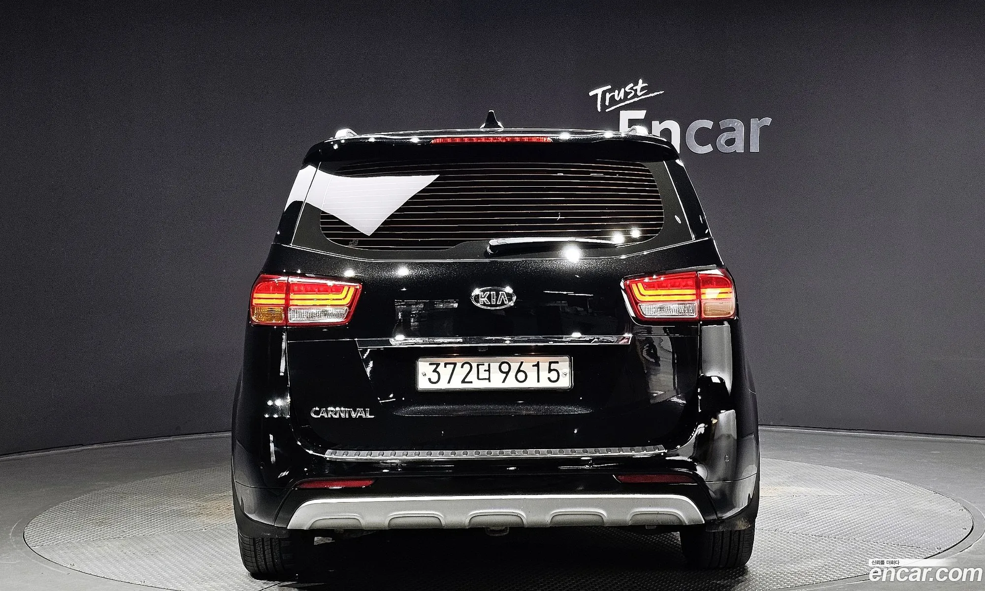 Kia All New Carnival 9-Seater Luxury - фотография 12571092