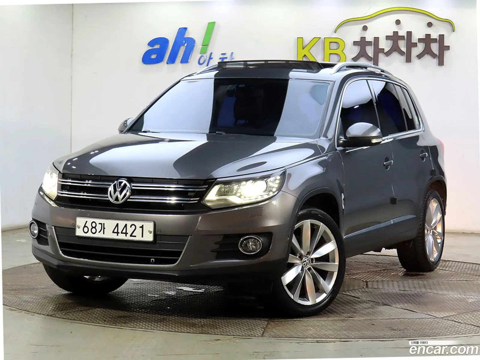 Volkswagen New Tiguan 20 Tdi Premium 5N - фотография 17888043