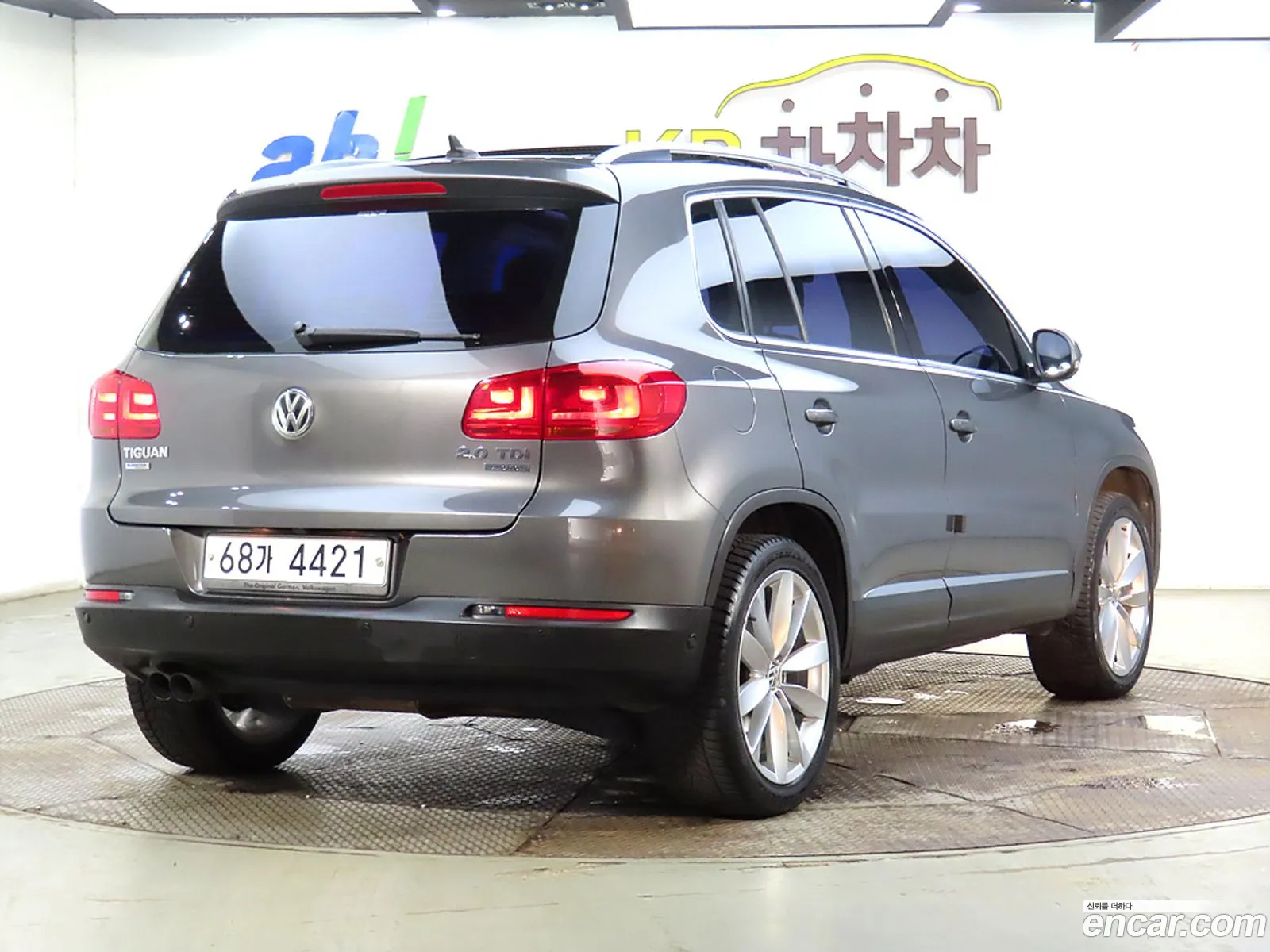 Volkswagen New Tiguan 20 Tdi Premium 5N - фотография 17888046