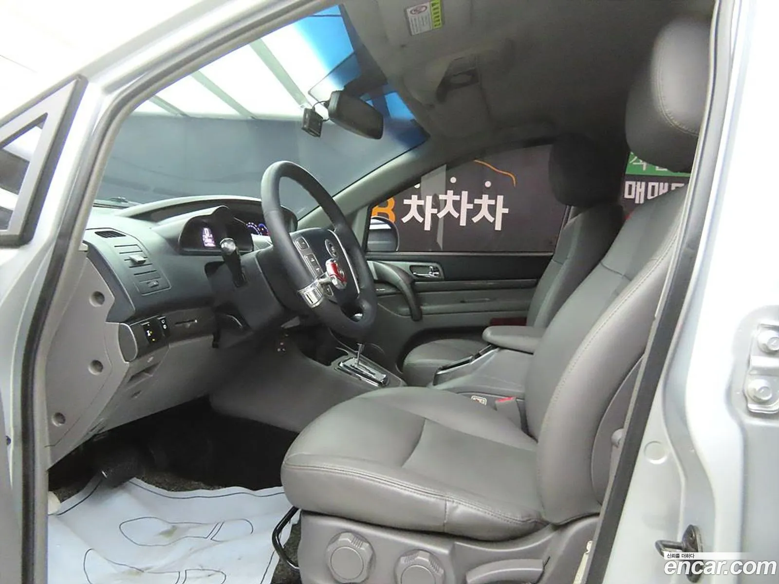 Kg Mobility Ssangyong Korando Turismo 4Wd Lt 9-Seater - фотография 6518706
