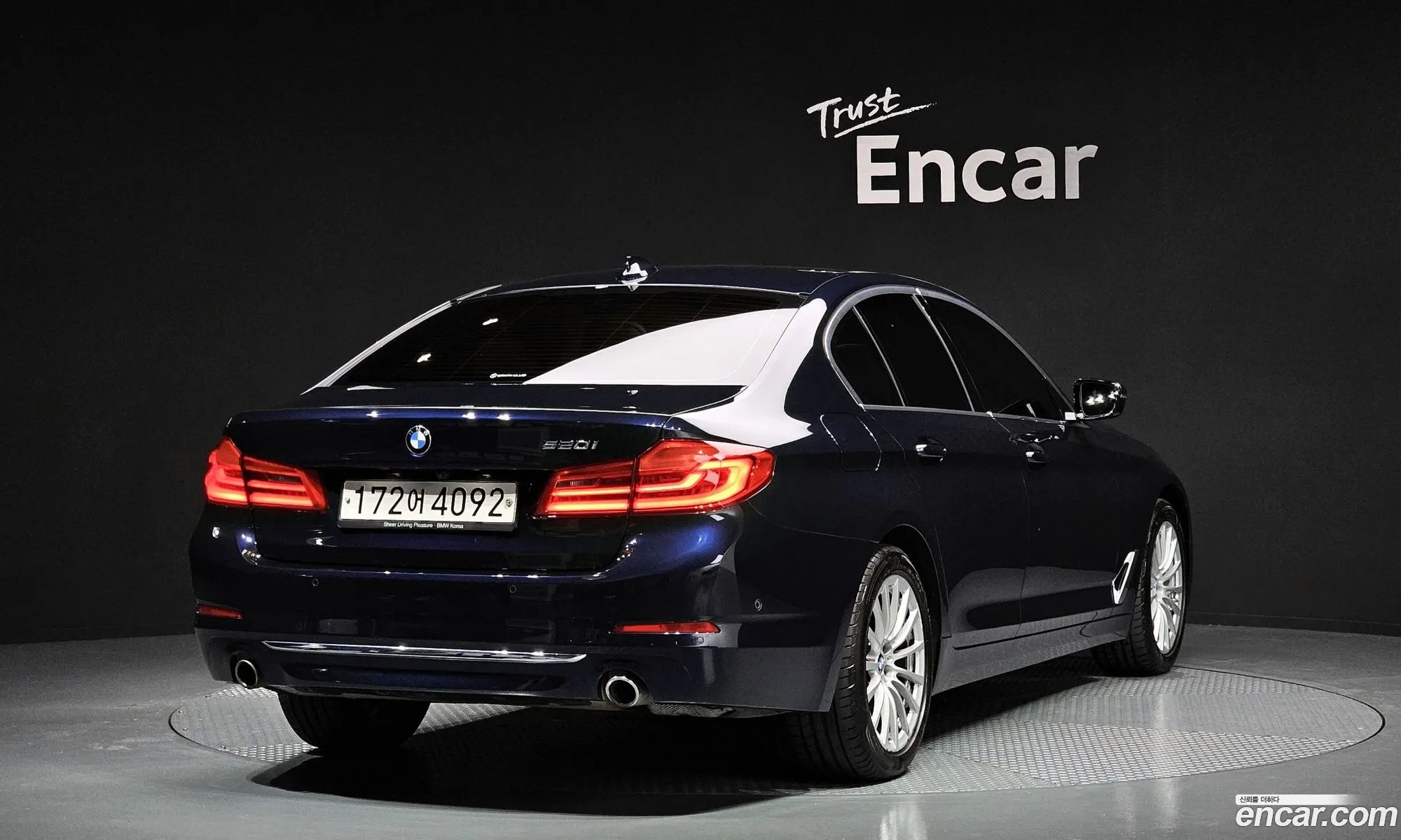 BMW 5 Series G30 520I Luxury - фотография 7124
