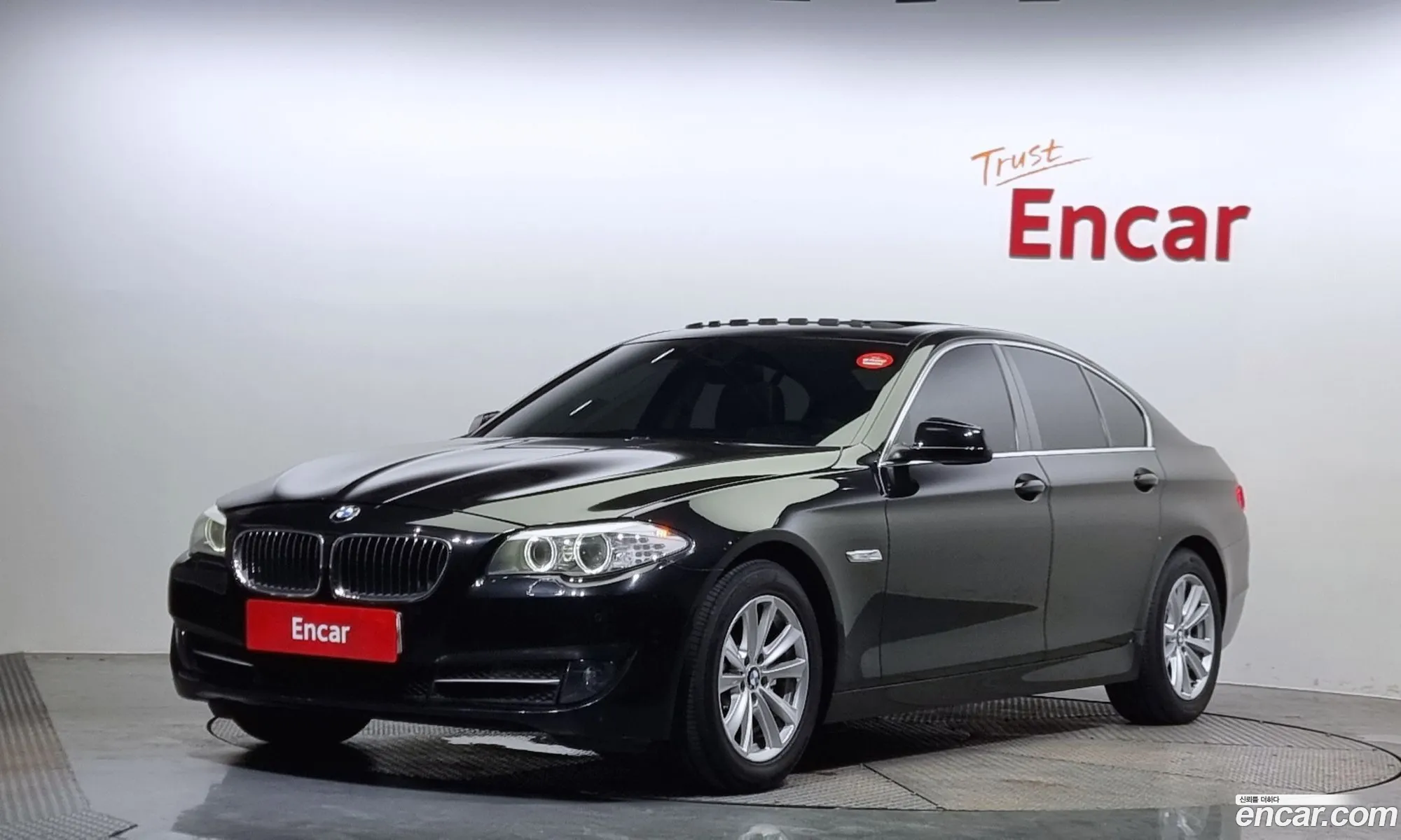 BMW 5 Series F10 520D - фотография 7149
