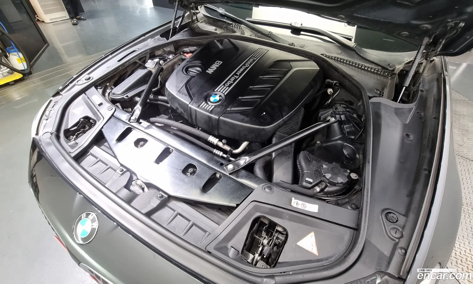 BMW 5 Series F10 520D - фотография 7152