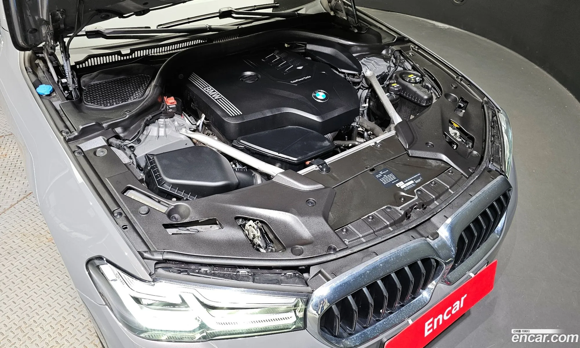 BMW 5 Series G30 520I Luxury - фотография 19156618