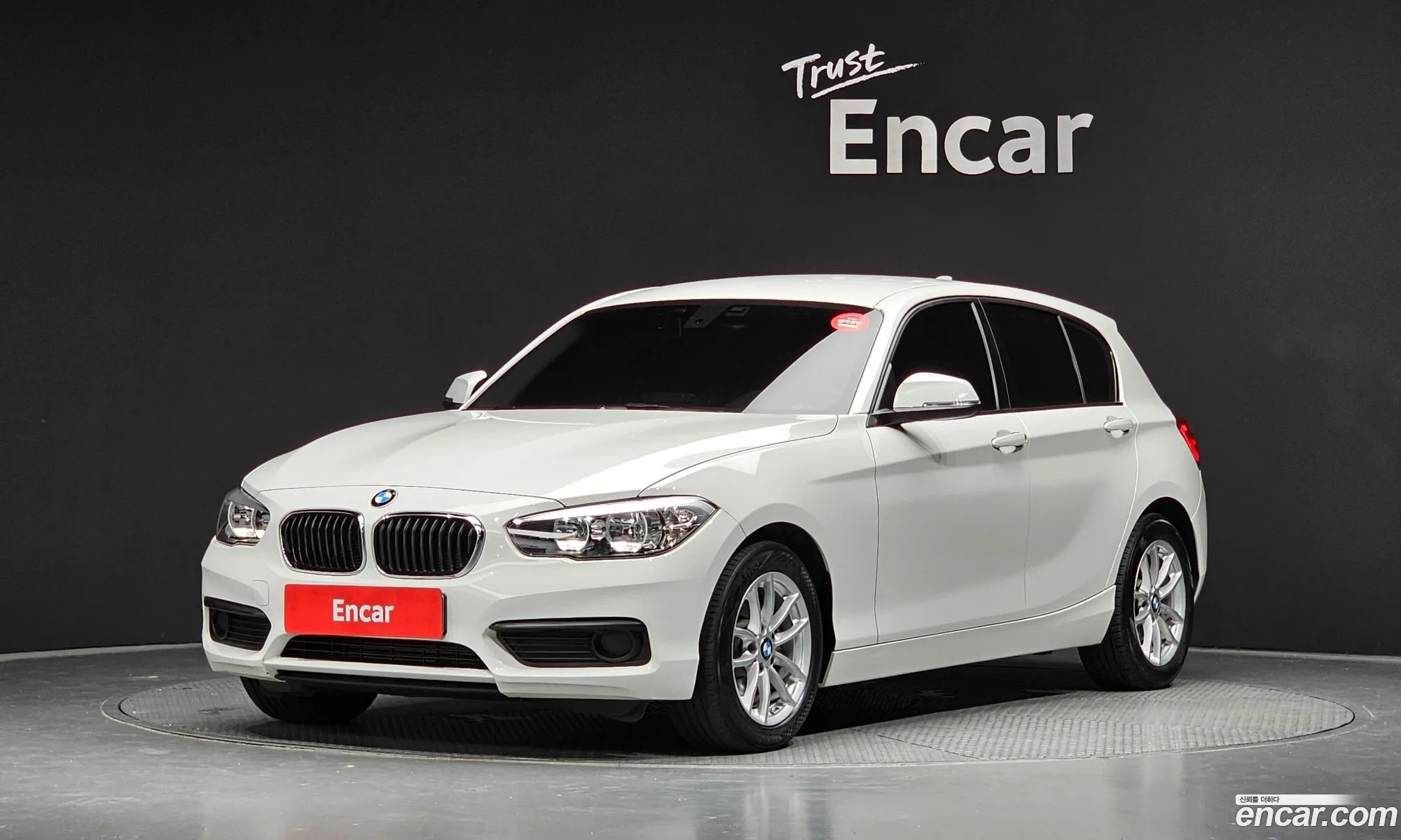 BMW 1 Series F20 118D Joy 5-Door - фотография 12561096