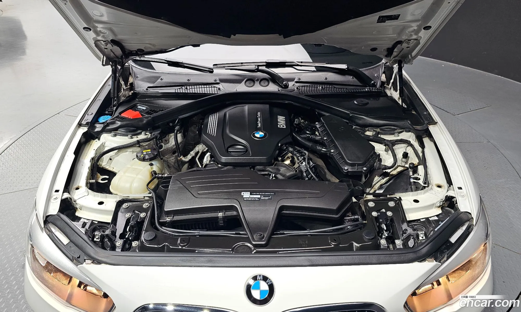 BMW 1 Series F20 118D Joy 5-Door - фотография 12561101